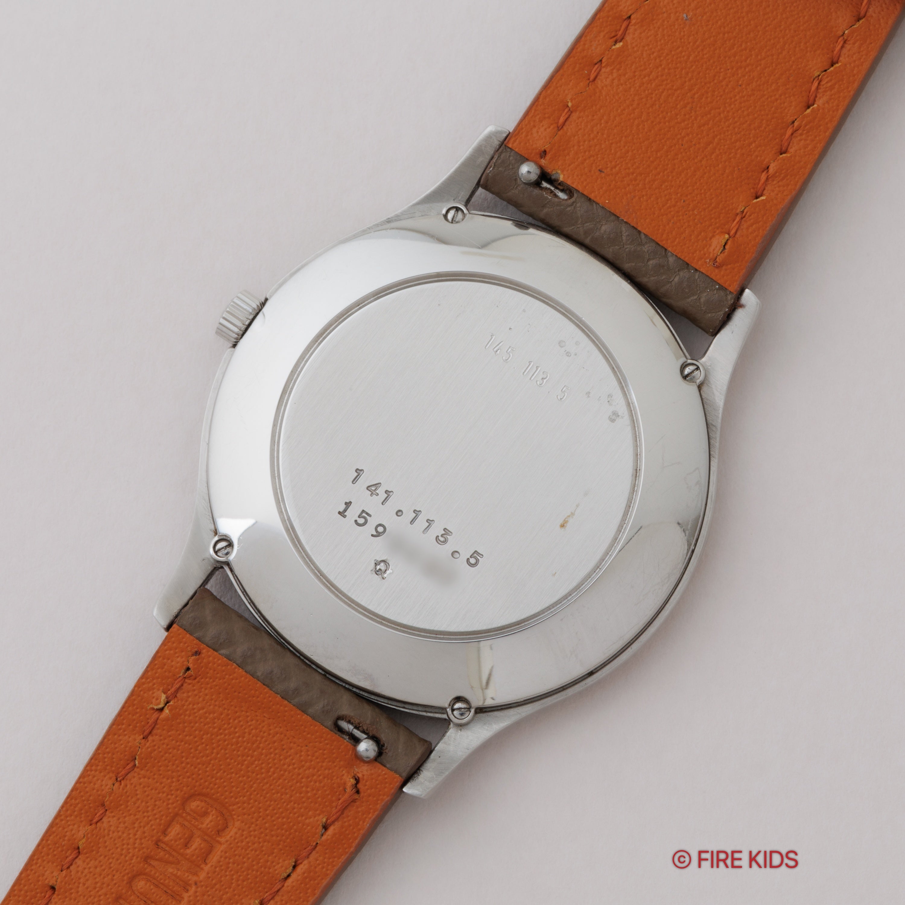 ジャガールクルト ラウンドケース YGベゼル 1980年代製 アイボリーダイヤル Ref.145.113.5