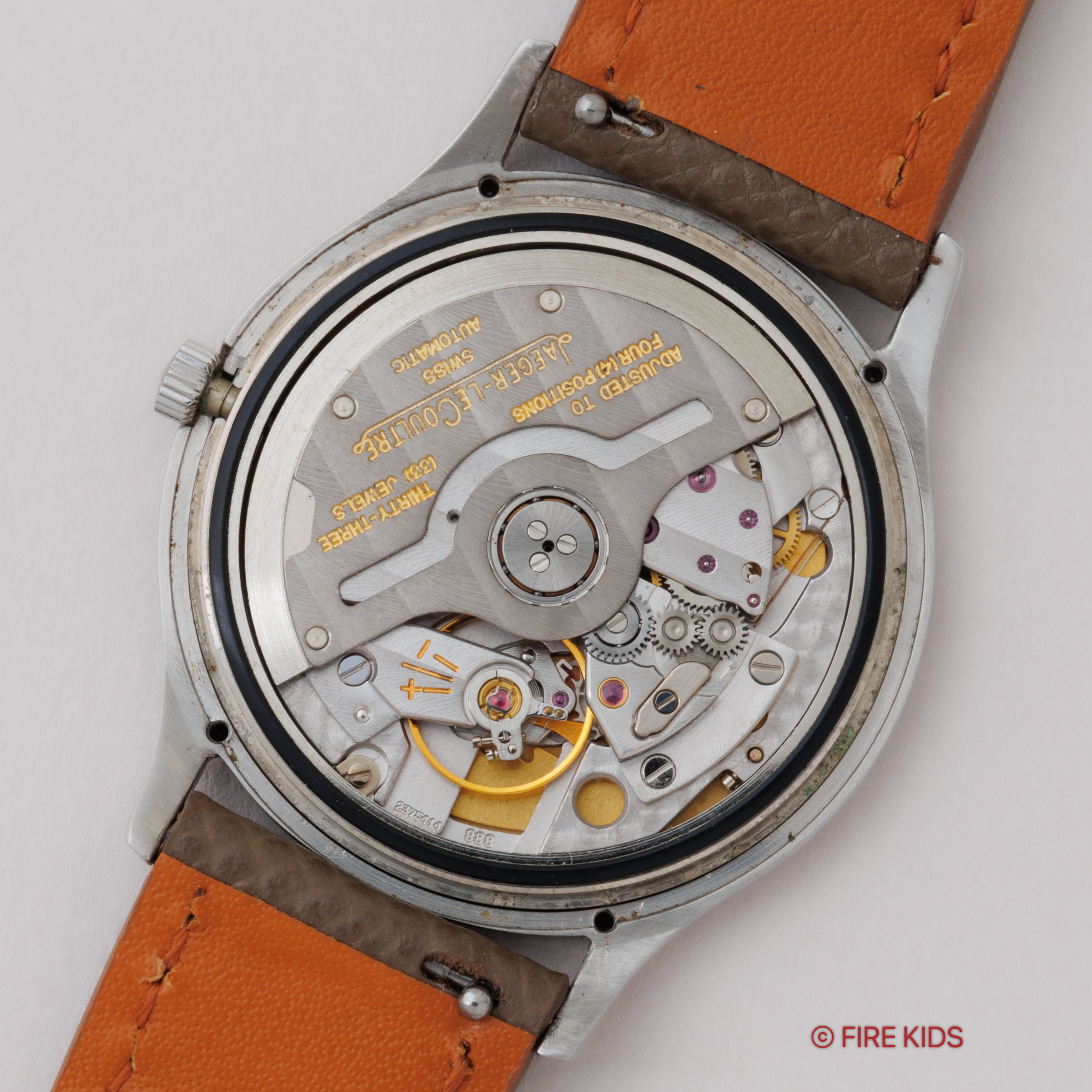 ジャガールクルト ラウンドケース YGベゼル 1980年代製 アイボリーダイヤル Ref.145.113.5