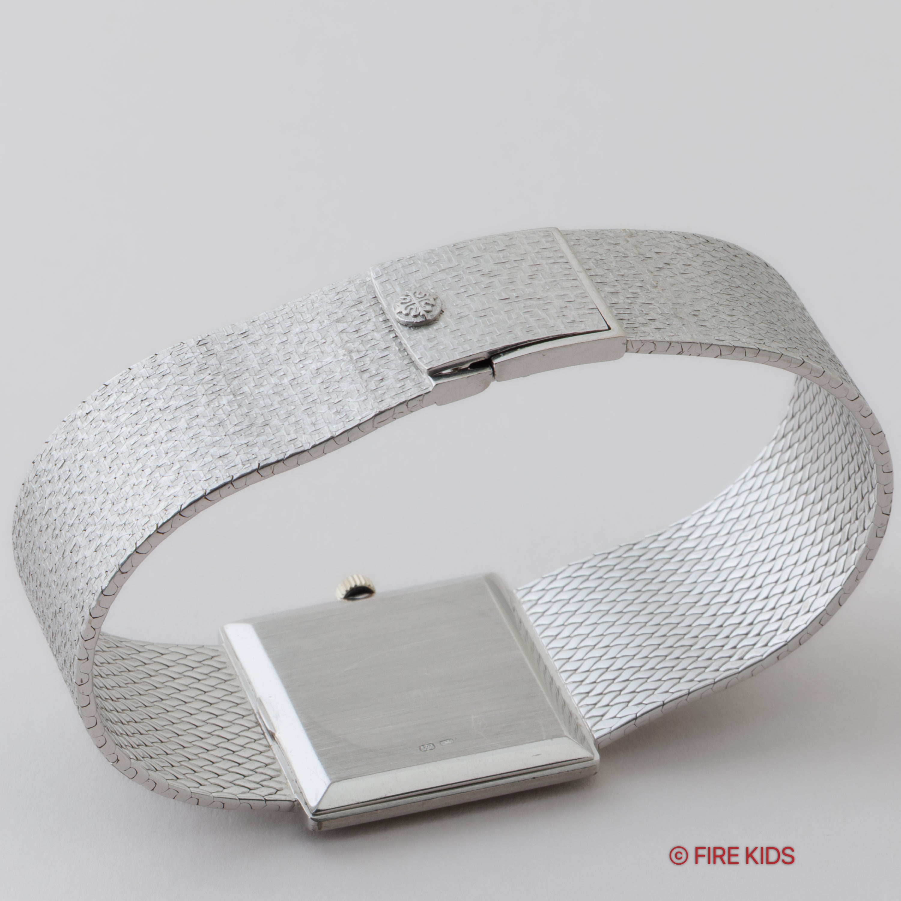 パテック・フィリップ ゴンドーロ ブルーダイヤル 1970年代製 18金無垢ホワイトゴールド 手巻 Cal.177 Ref.3671/G