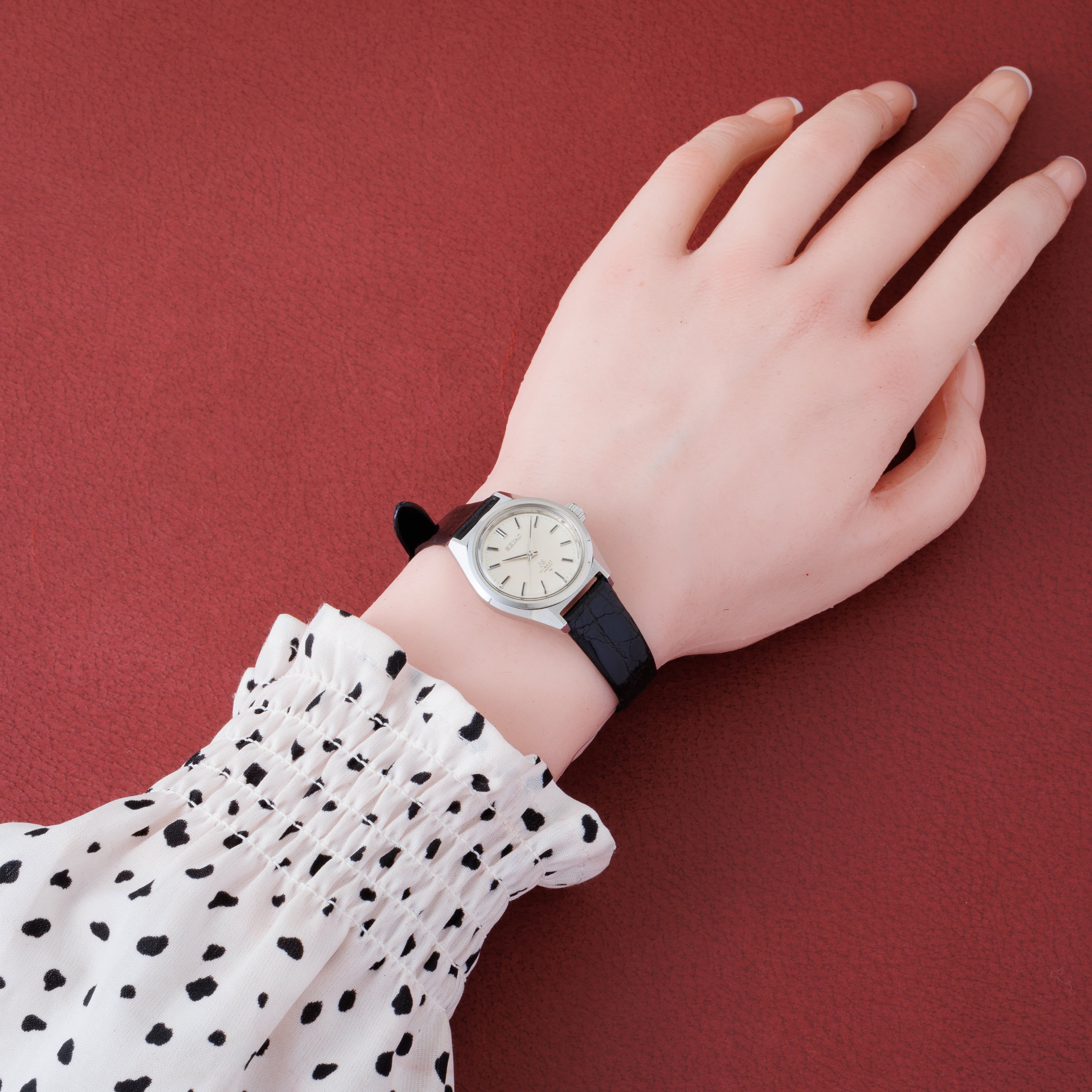 グランドセイコー レディース 1969年製 Ref.1964-0010 手巻き 10振動