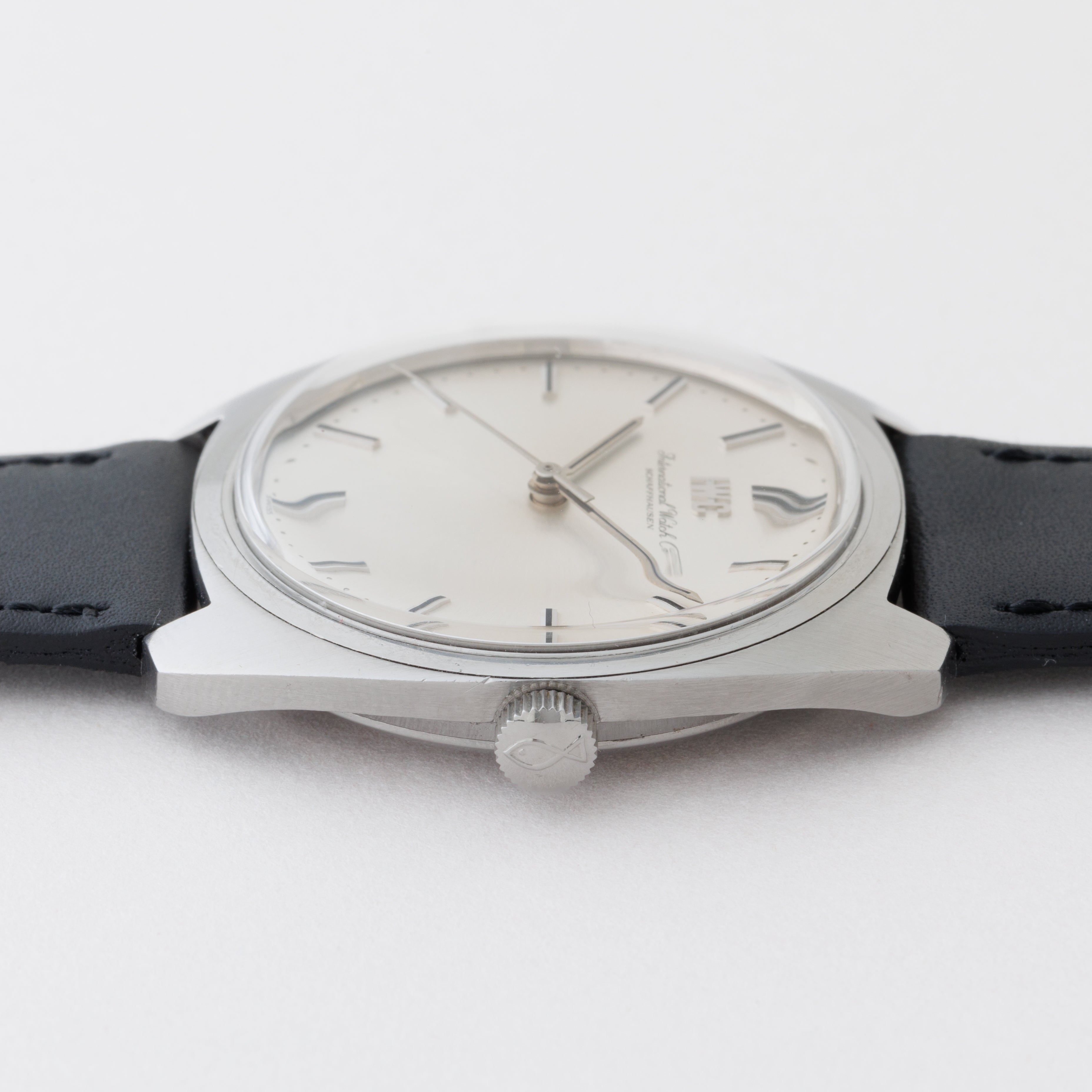 IWC トノー型 1972年製 Ref.R1819 手巻き Cal.89 手巻き お魚リューズ