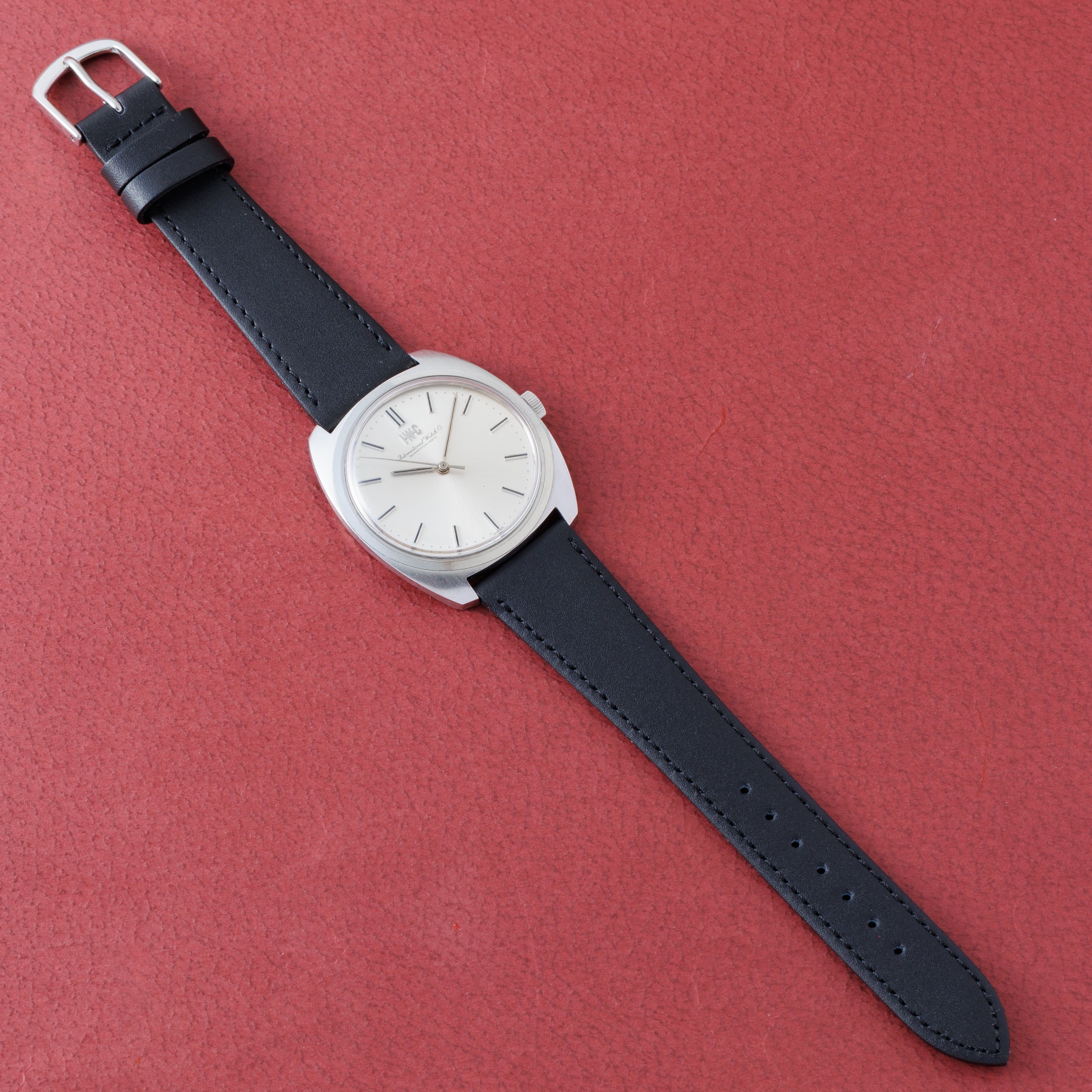 IWC トノー型 1972年製 Ref.R1819 手巻き Cal.89 手巻き お魚リューズ