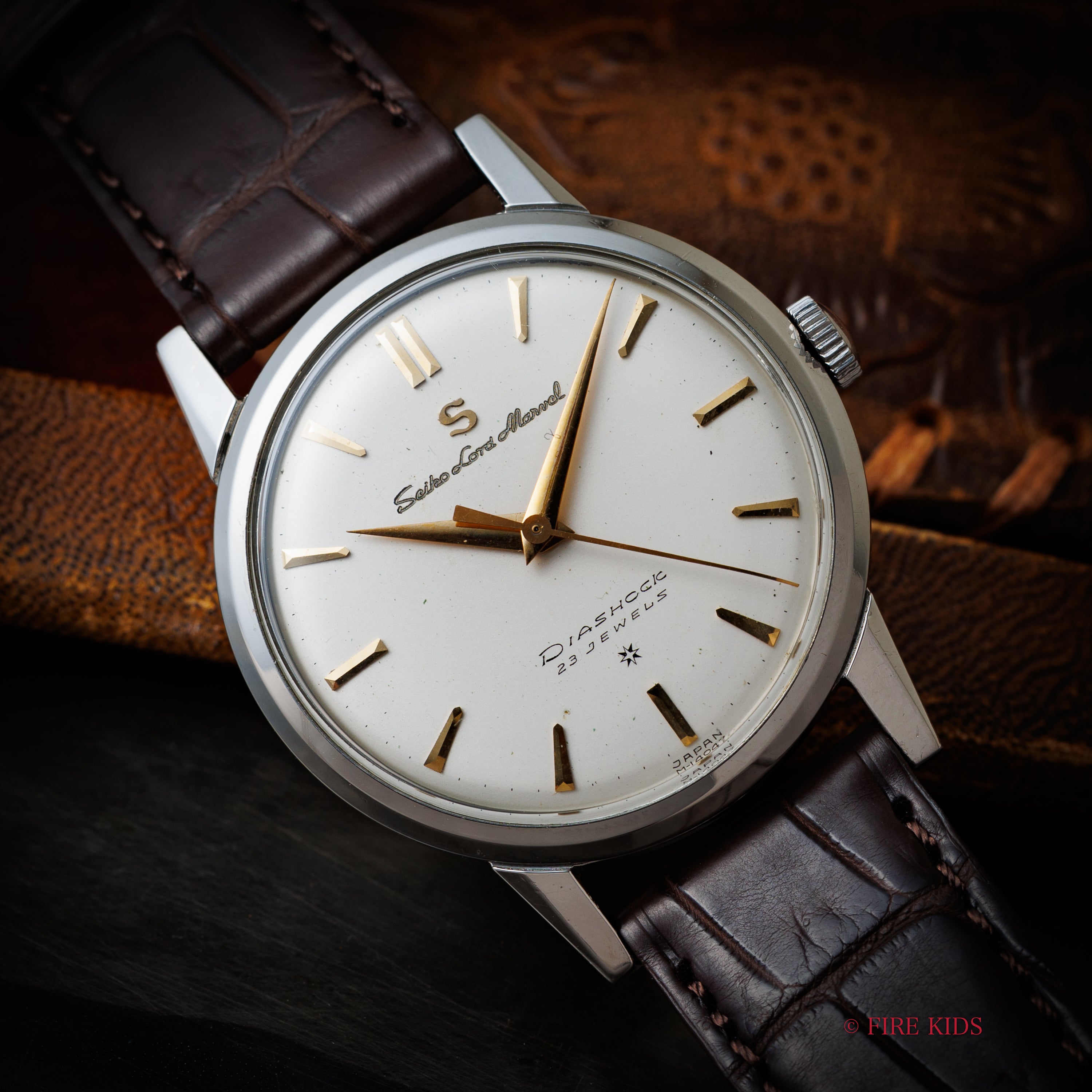 セイコー ロードマーベル 1960年製/昭和35年製 手巻き Sマーク 彫文字盤 Ref.14056