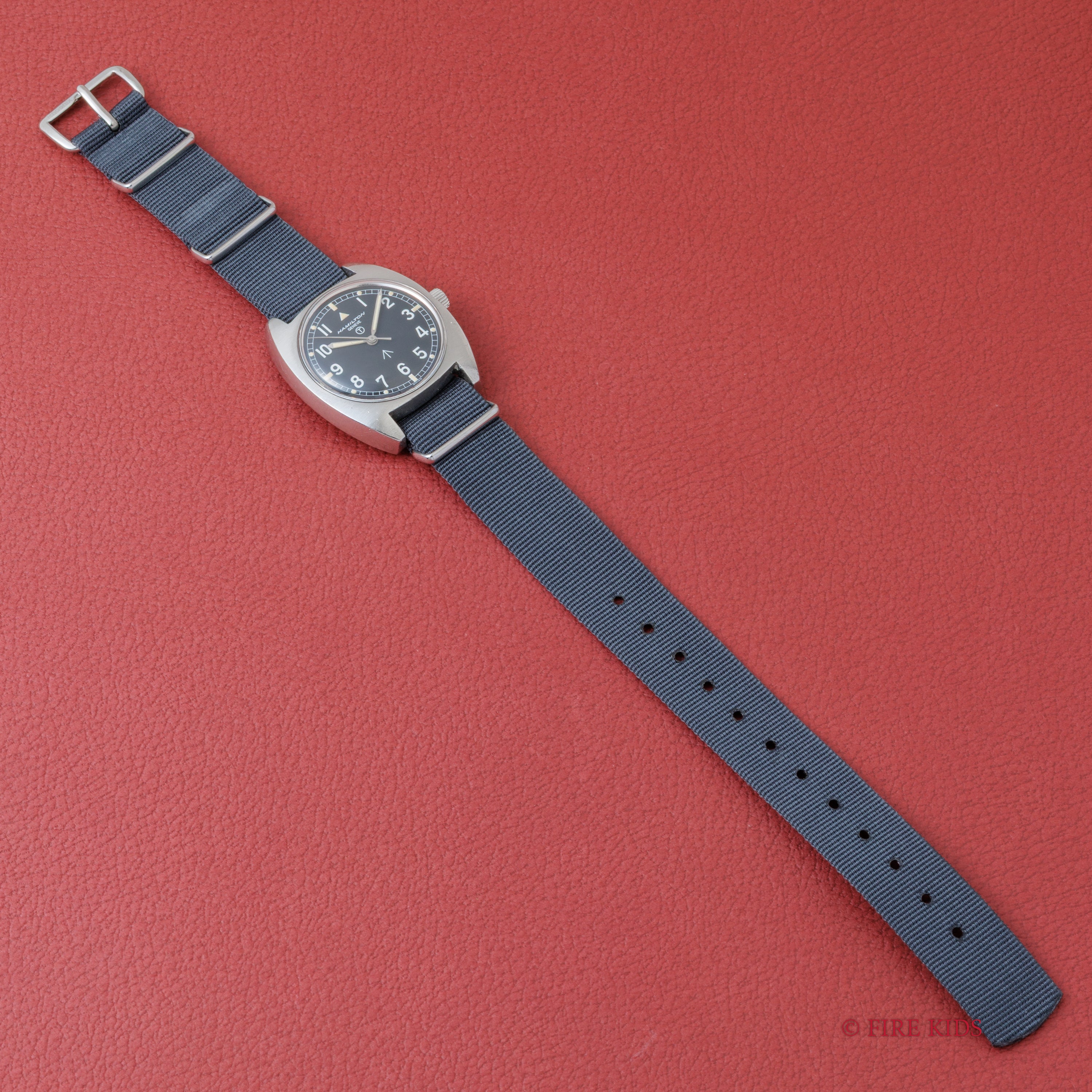 ハミルトン イギリス空軍 手巻き 6bb トノー型 ミリタリー 1970年代製 1974年支給品