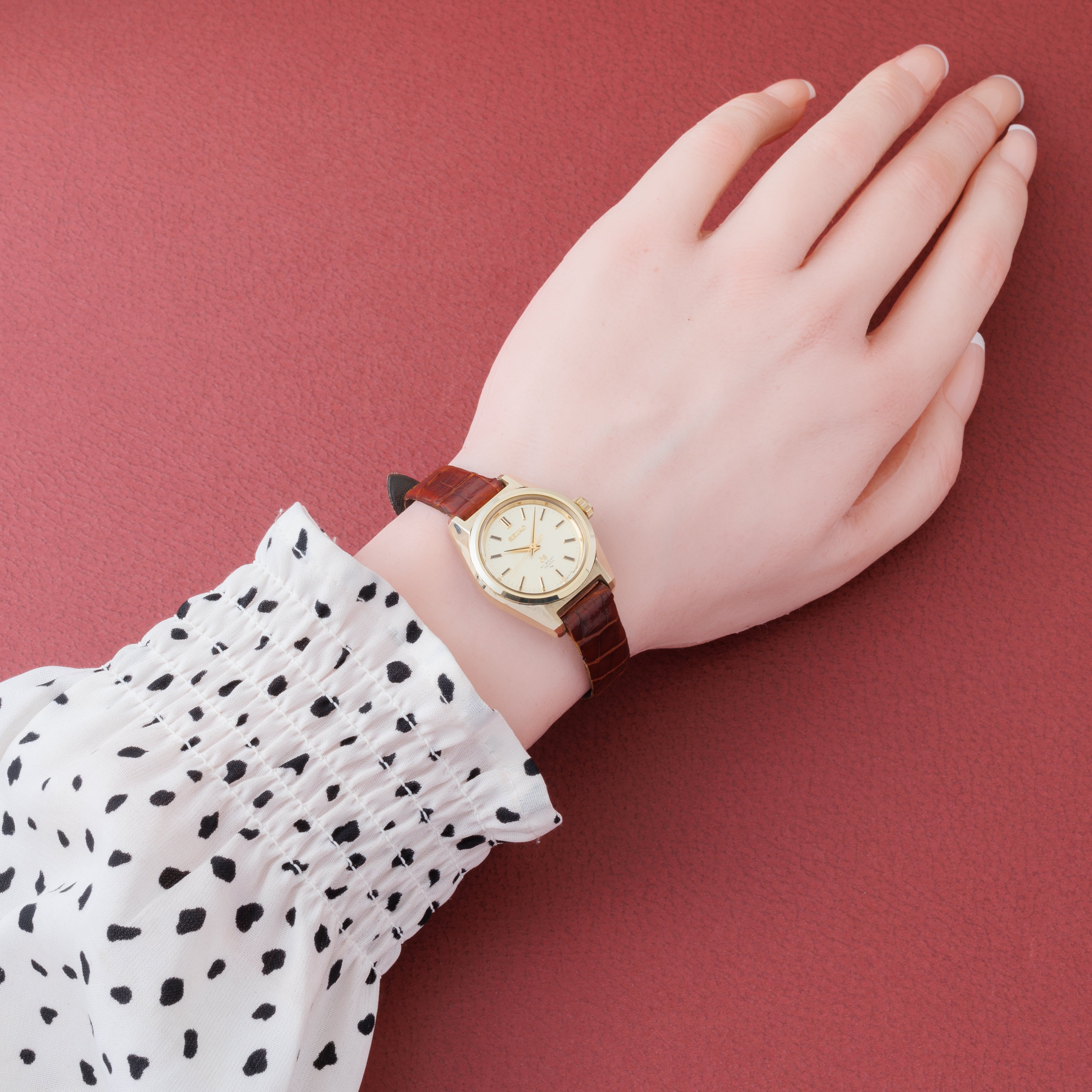 グランドセイコー レディース CAPゴールド 1968年製 手巻き10振動 Ref.1964-0010 純正尾錠付き