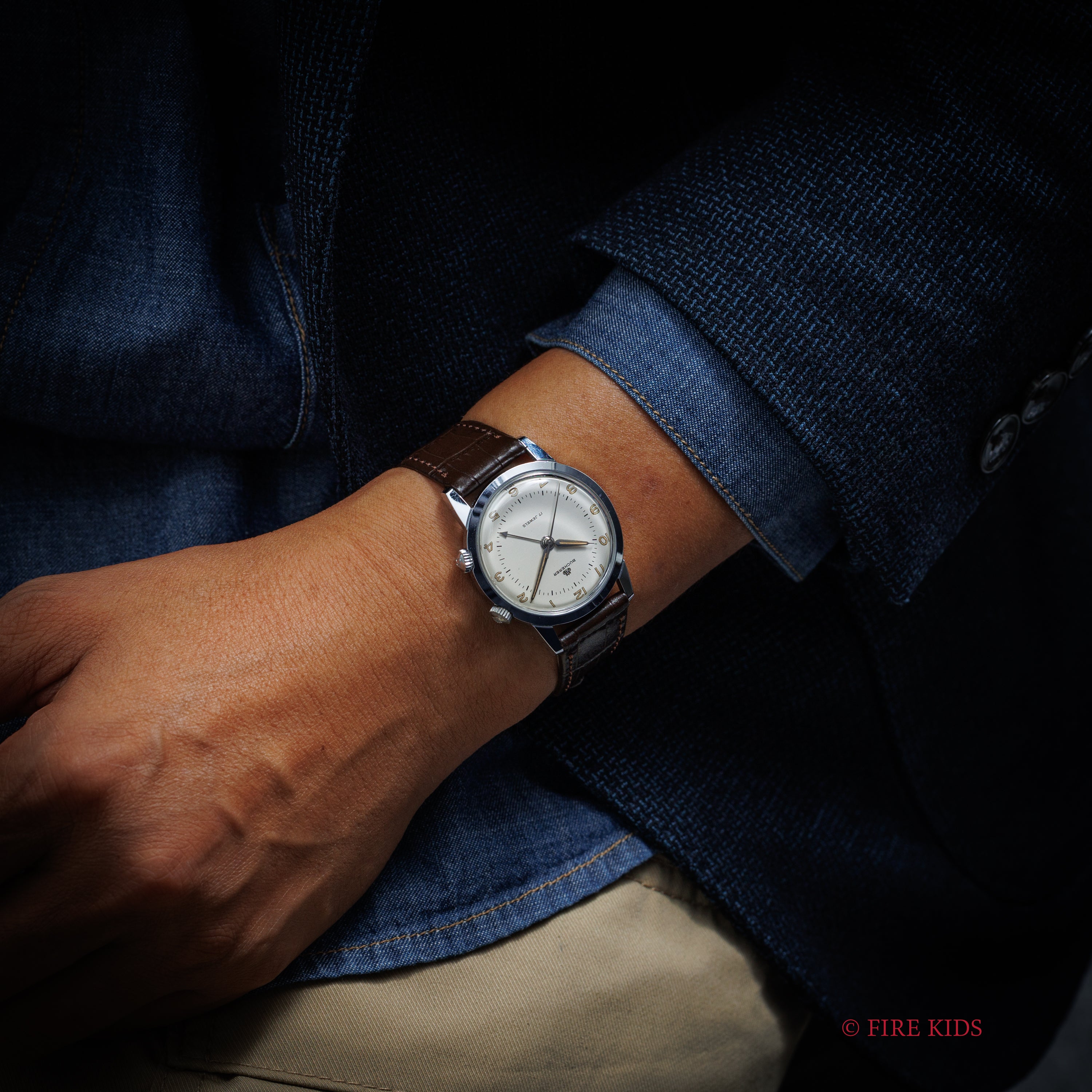 ブヘラ リストアラーム 1950年代製 アラビアダイヤル 手巻 Cal.AS1475