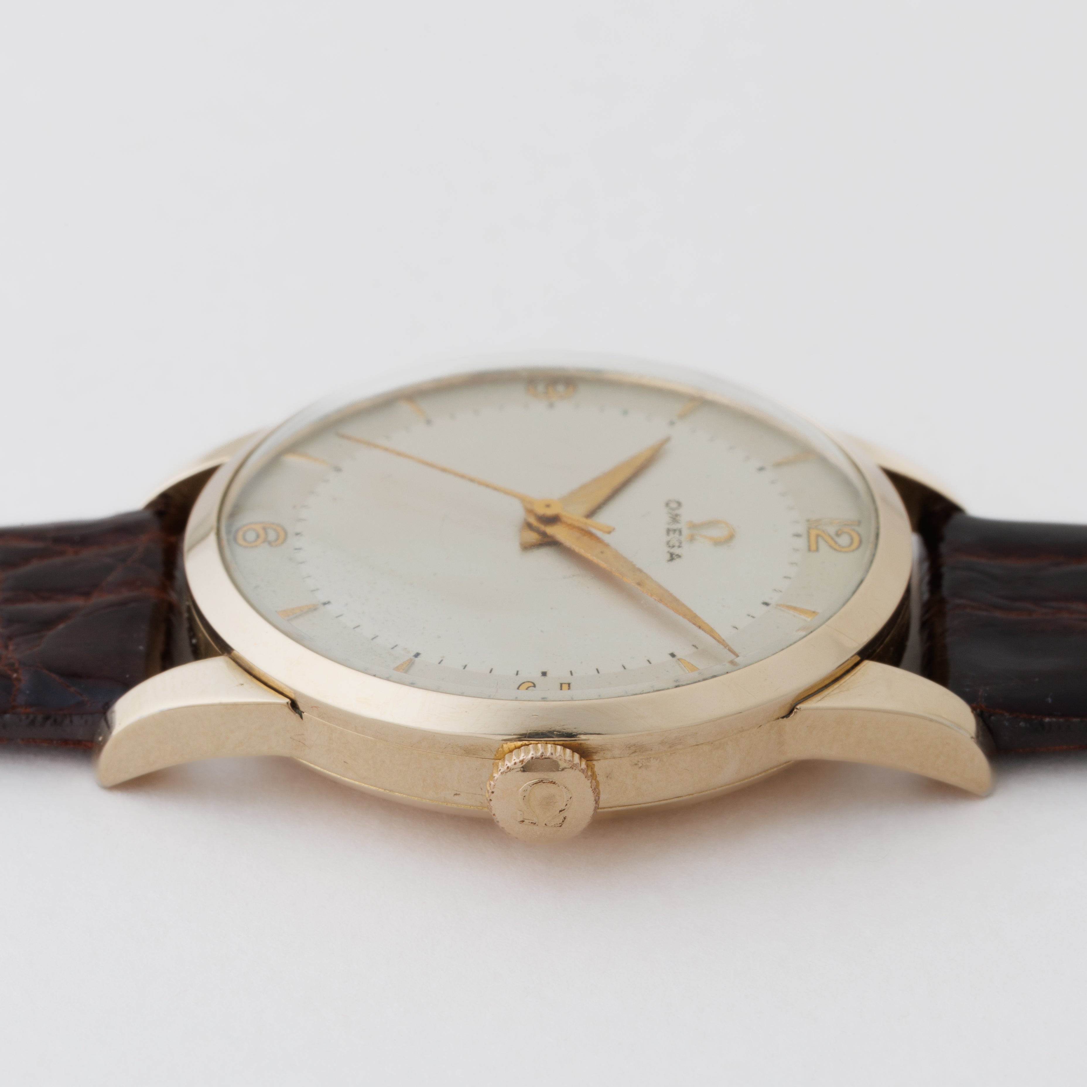 オメガ ラウンドケース 30mmキャリバー 手巻き 1950年製 GFケース Ref.2513-4 Cal.283