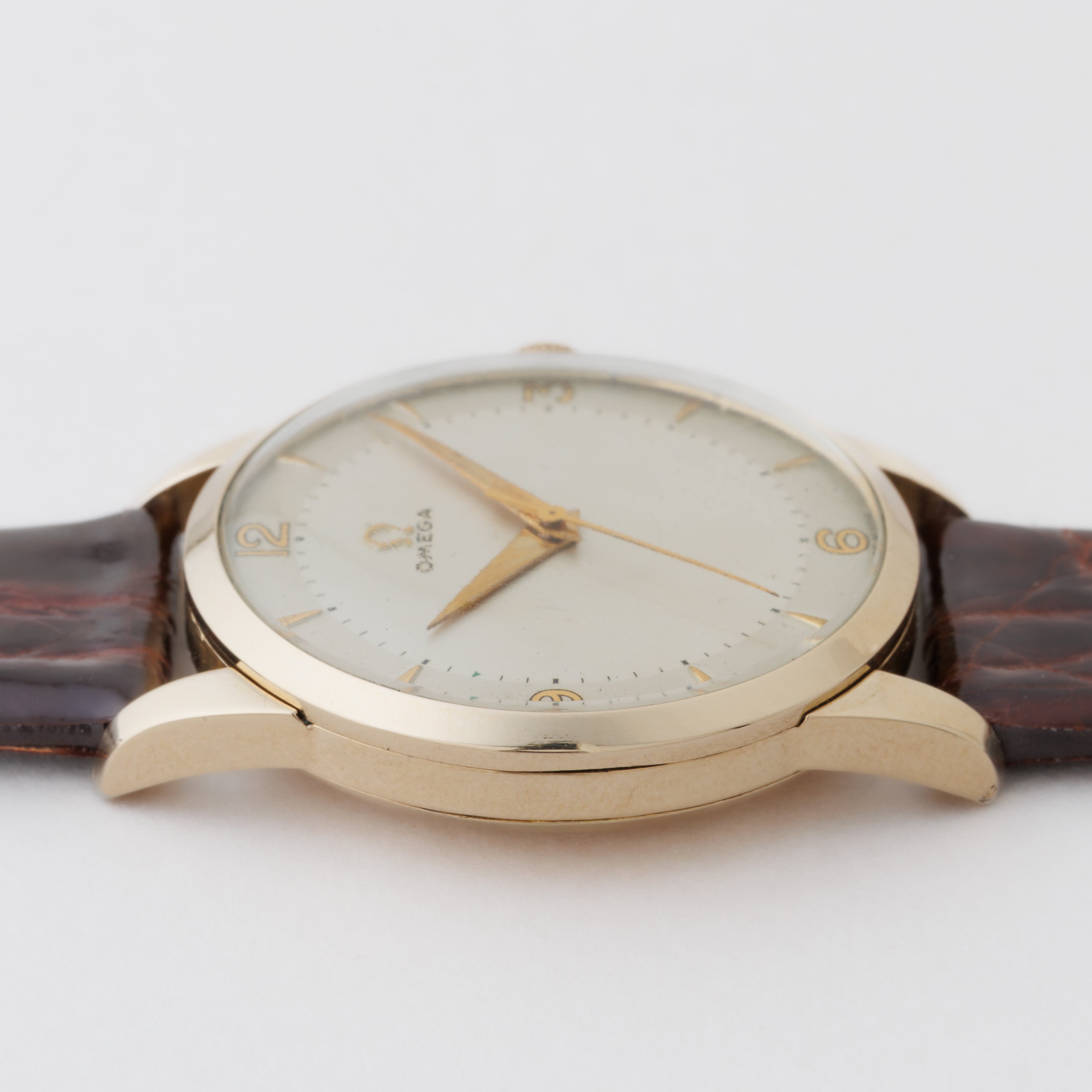 オメガ ラウンドケース 30mmキャリバー 手巻き 1950年製 GFケース Ref.2513-4 Cal.283