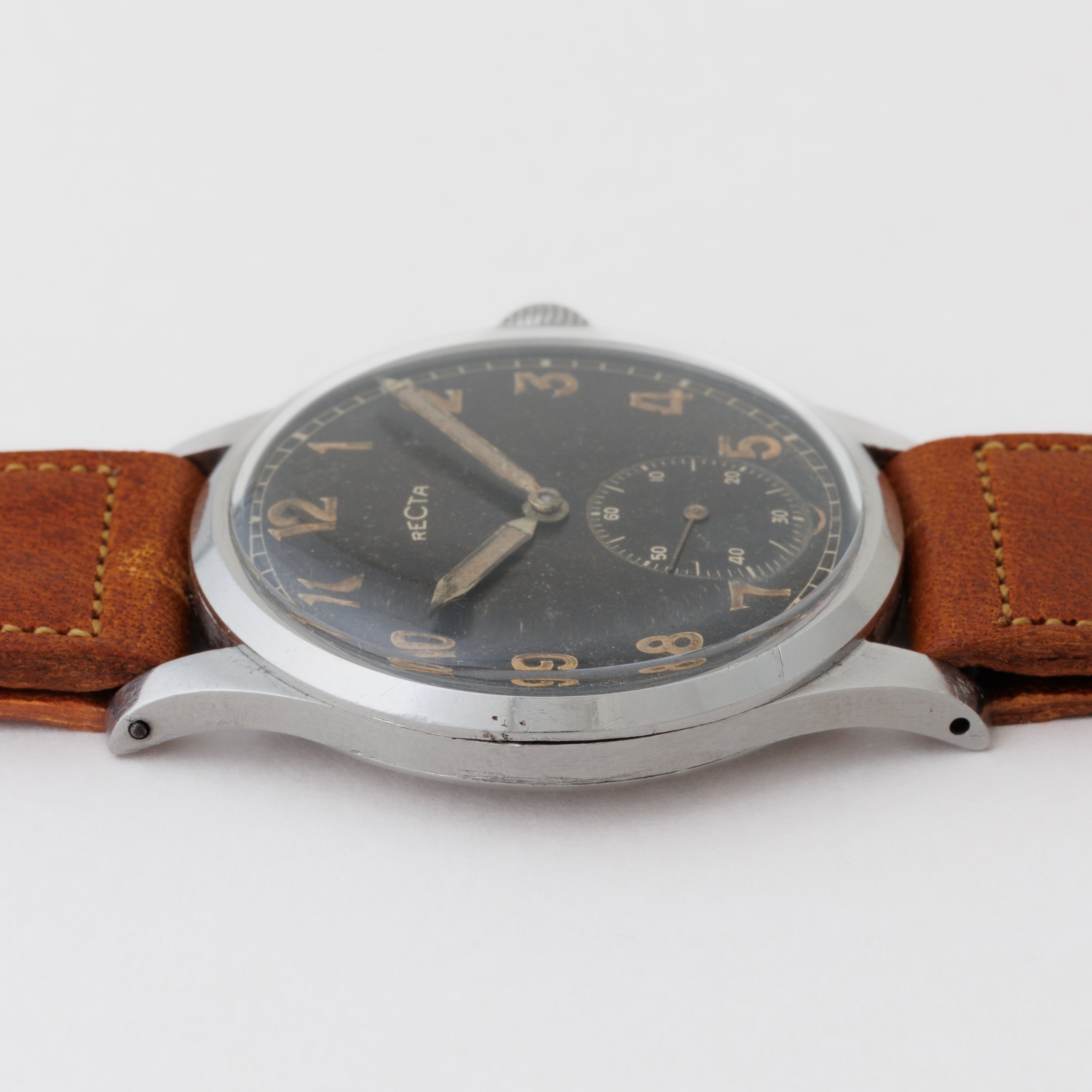 レクタ ラウンドケース ブラックアラビアダイアル 手巻き 1940年代製