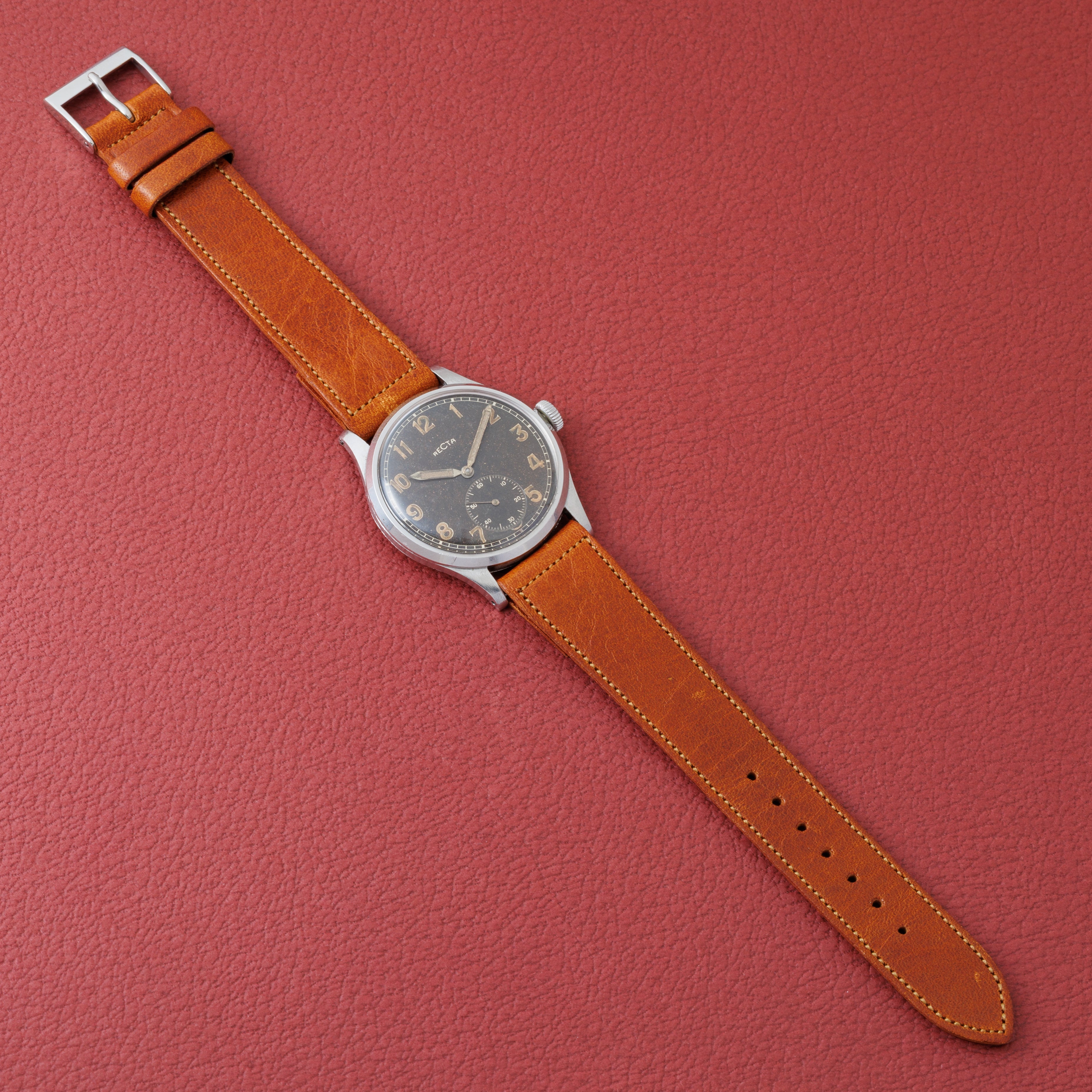 レクタ ラウンドケース ブラックアラビアダイアル 手巻き 1940年代製