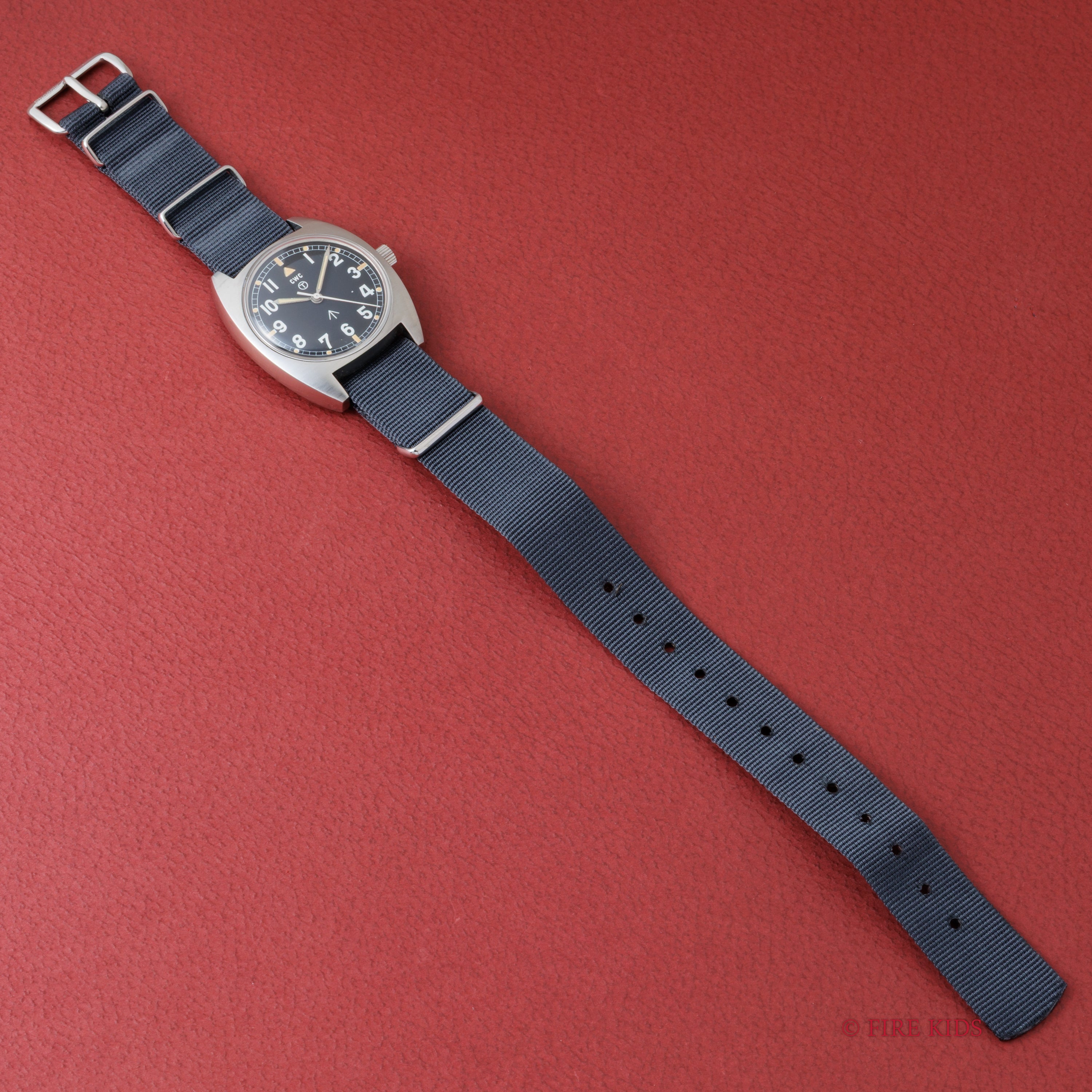 CWC カボットウォッチカンパニー イギリス陸軍 W10 手巻き ブロードアロー 1976年製