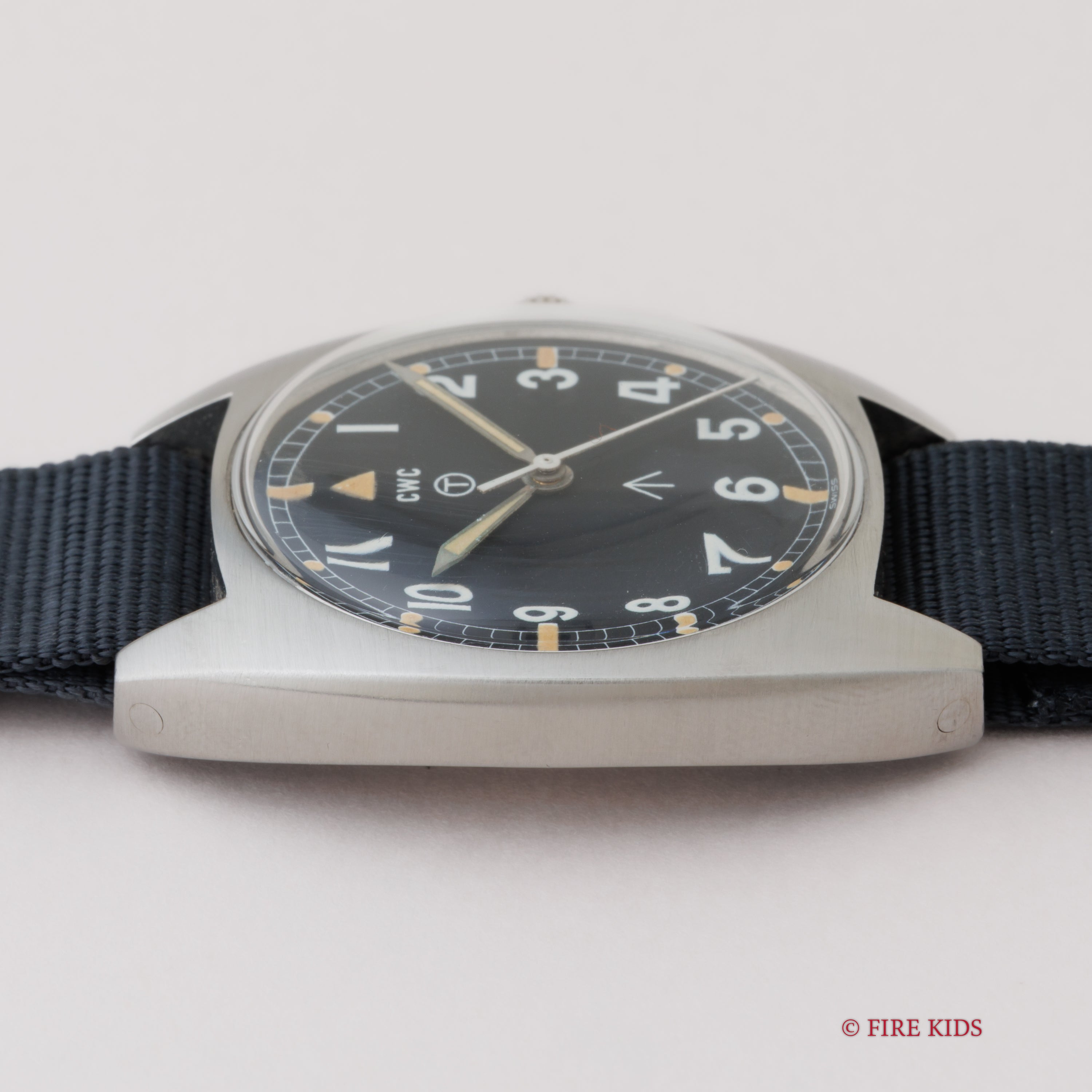 CWC カボットウォッチカンパニー イギリス陸軍 W10 手巻き ブロードアロー 1976年製