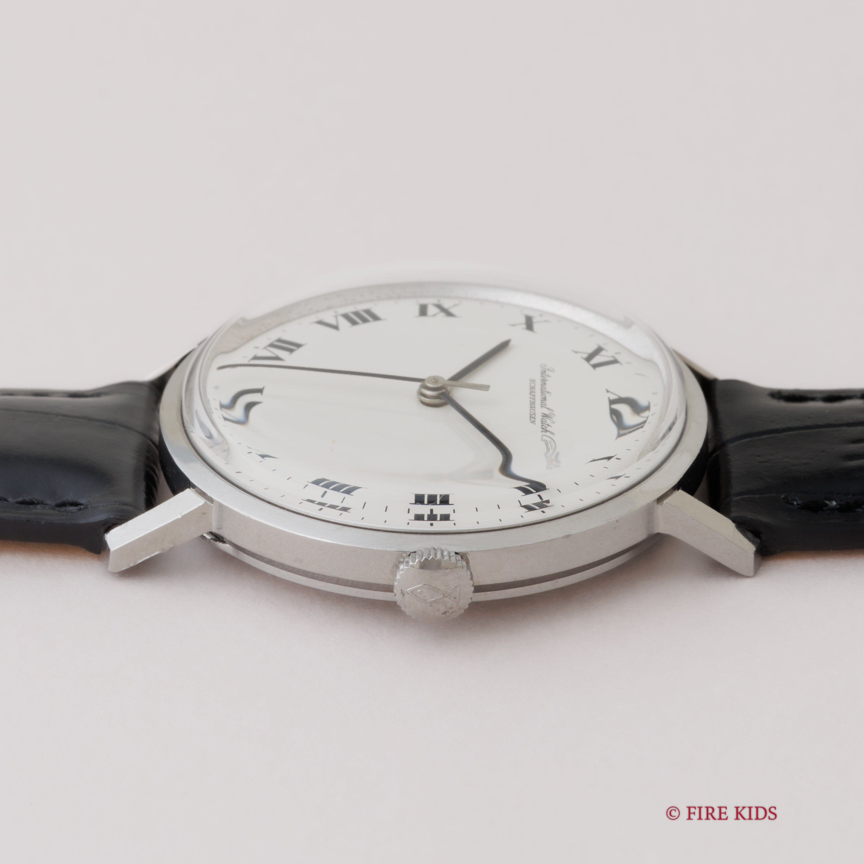 IWC Cal.89搭載ラウンドケース ホワイトローマンダイヤル 1978年製 手巻 お魚リューズ