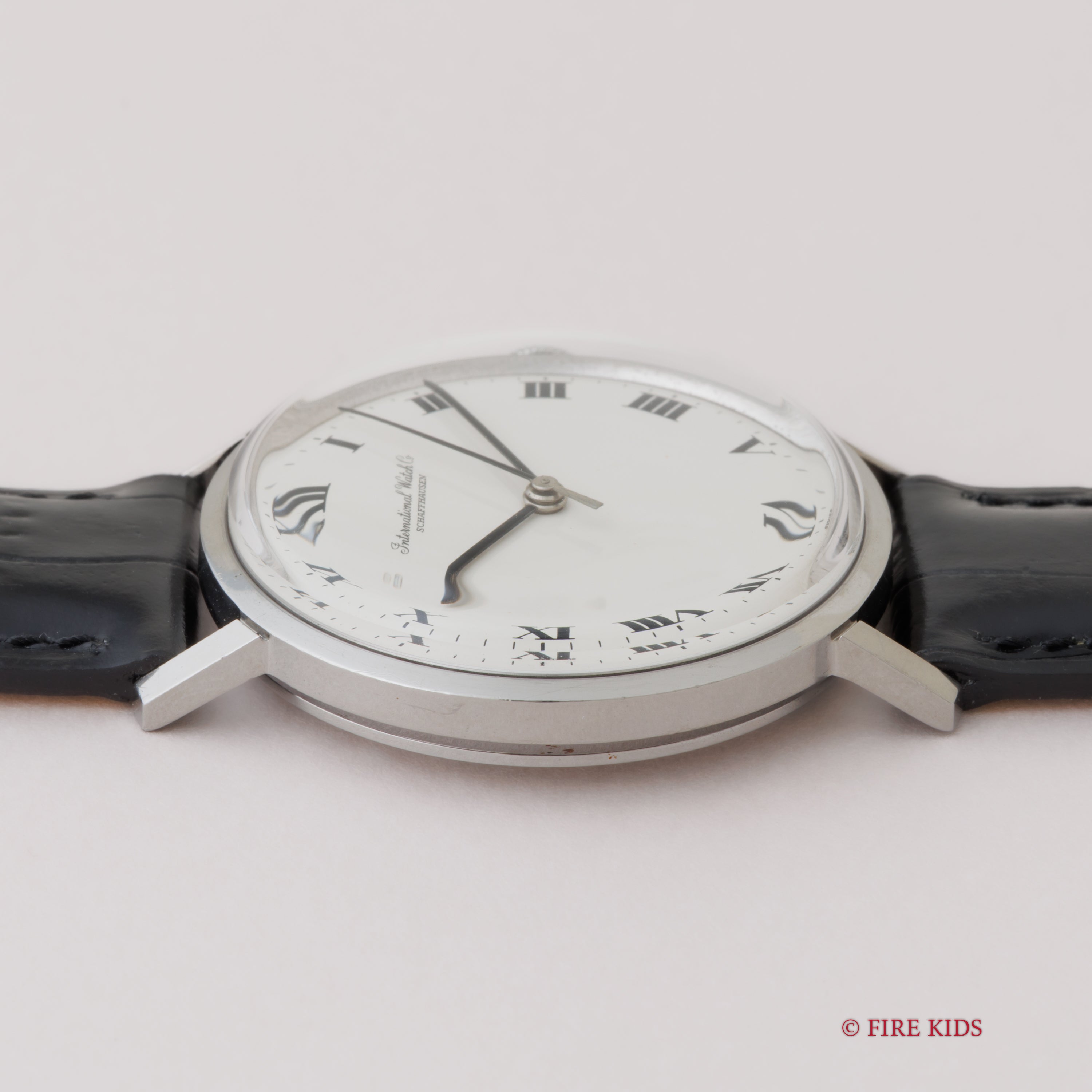 IWC Cal.89搭載ラウンドケース ホワイトローマンダイヤル 1978年製 手巻 お魚リューズ