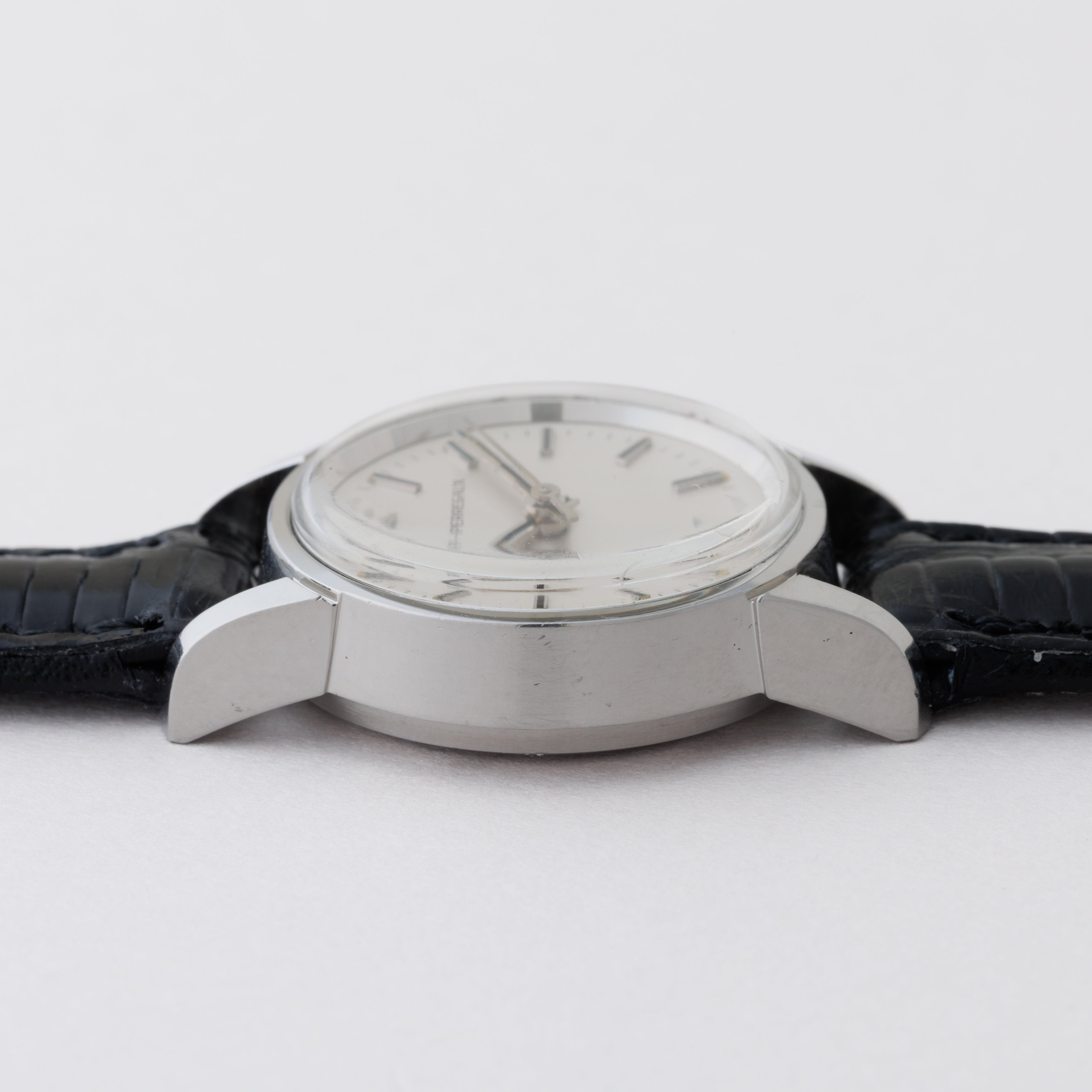 ジラール・ペルゴ レディース ラウンドケース 1960年代製 Ref.9973PA 純正尾錠付き