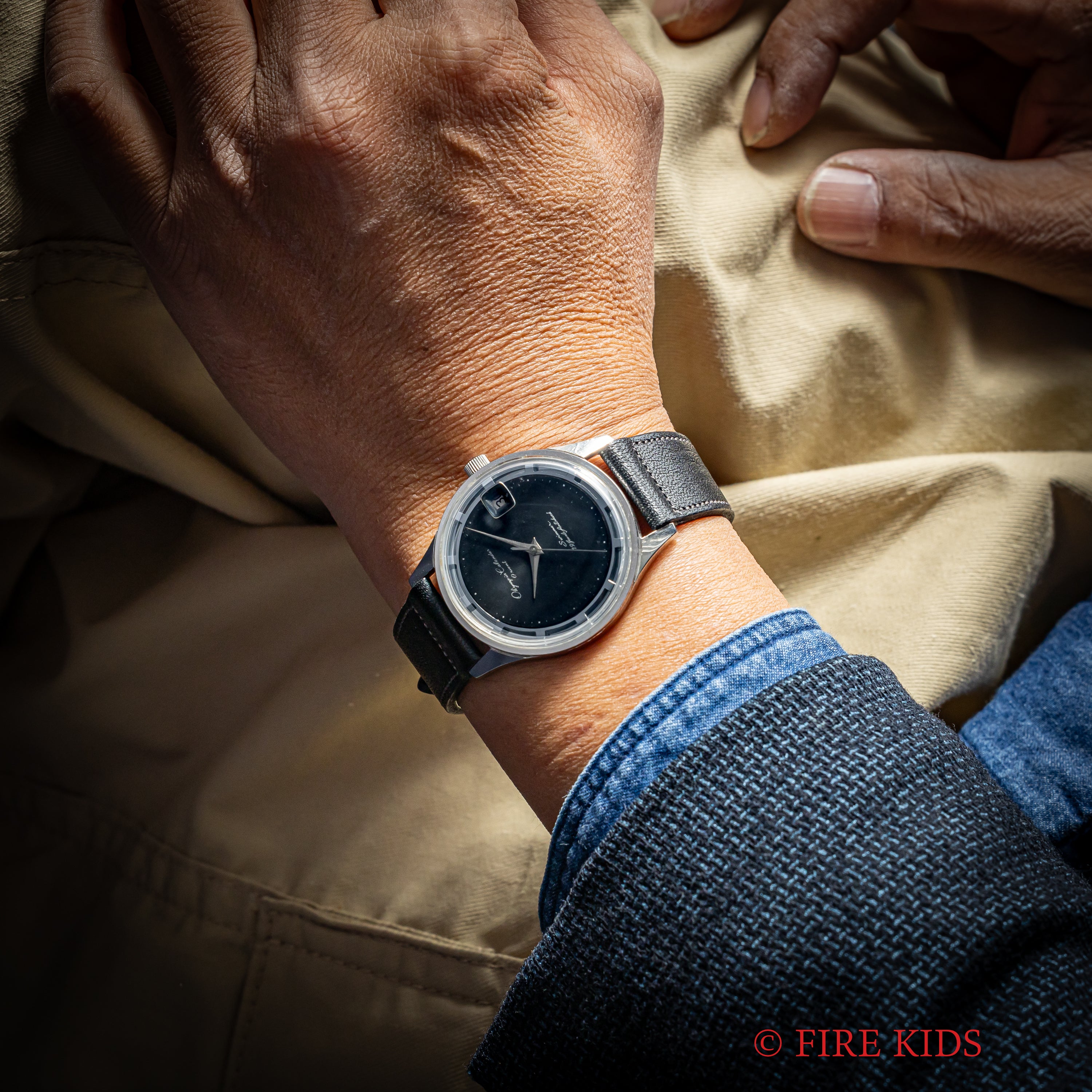 オリエント オリンピアカレンダー ブラックダイヤル 1960年代製 純正尾錠