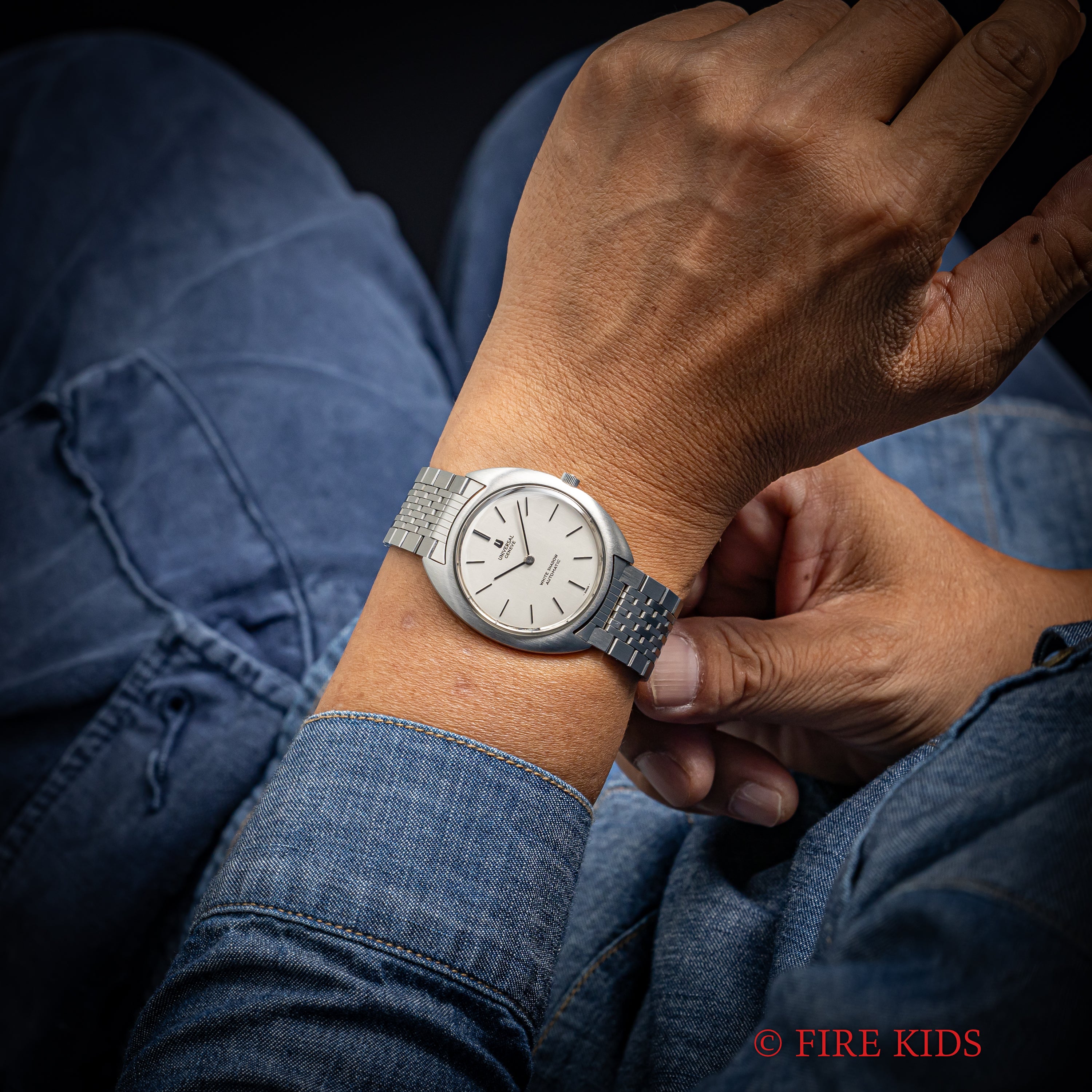 ユニバーサル・ジュネーブ ホワイトシャドウ 1970年代製 マイクローター自動巻き 純正ブレス