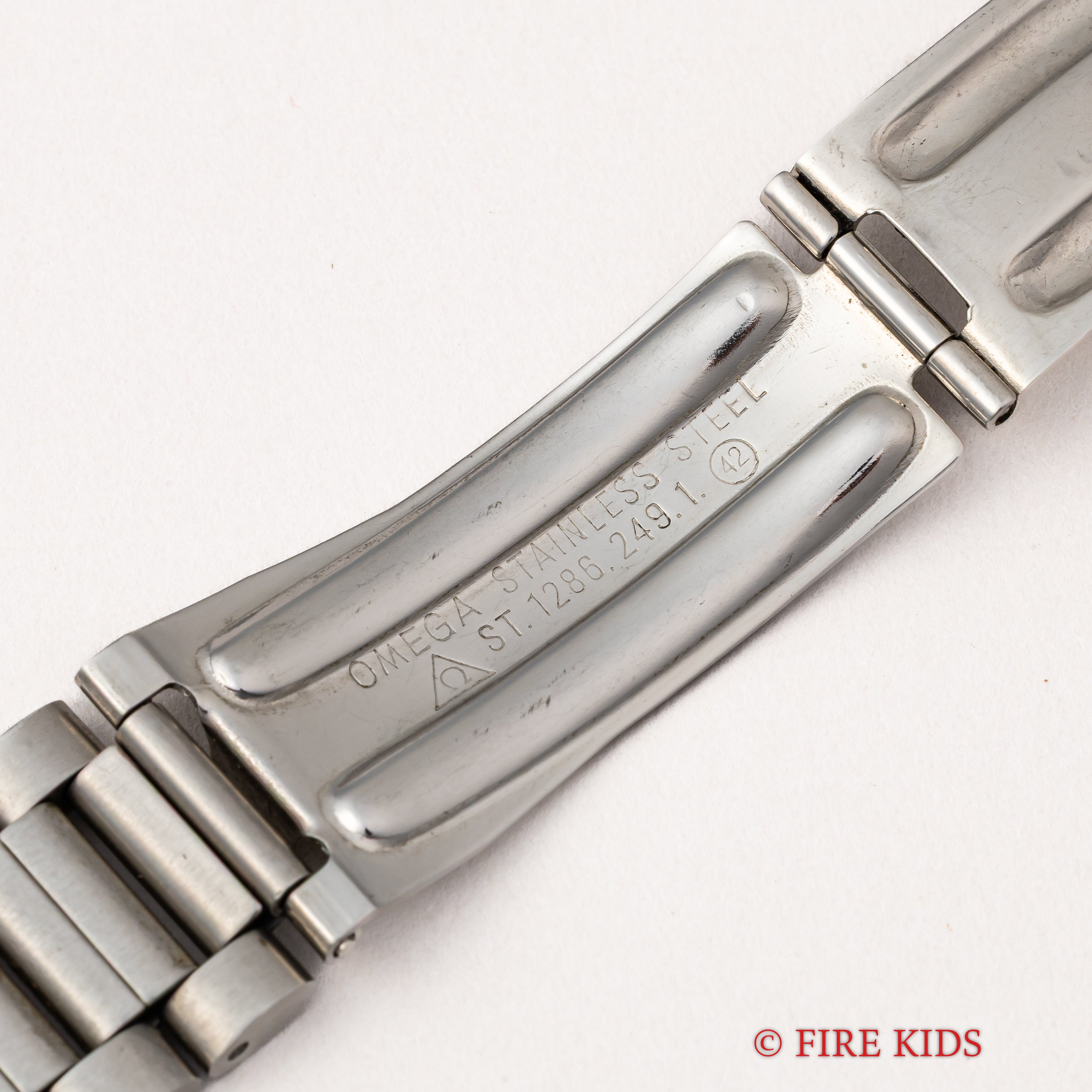 オメガ フライトマスター前期イエロー針 1971年製 Ref.145.013 手巻き Cal. 910 1972年販売ギャランティ付き