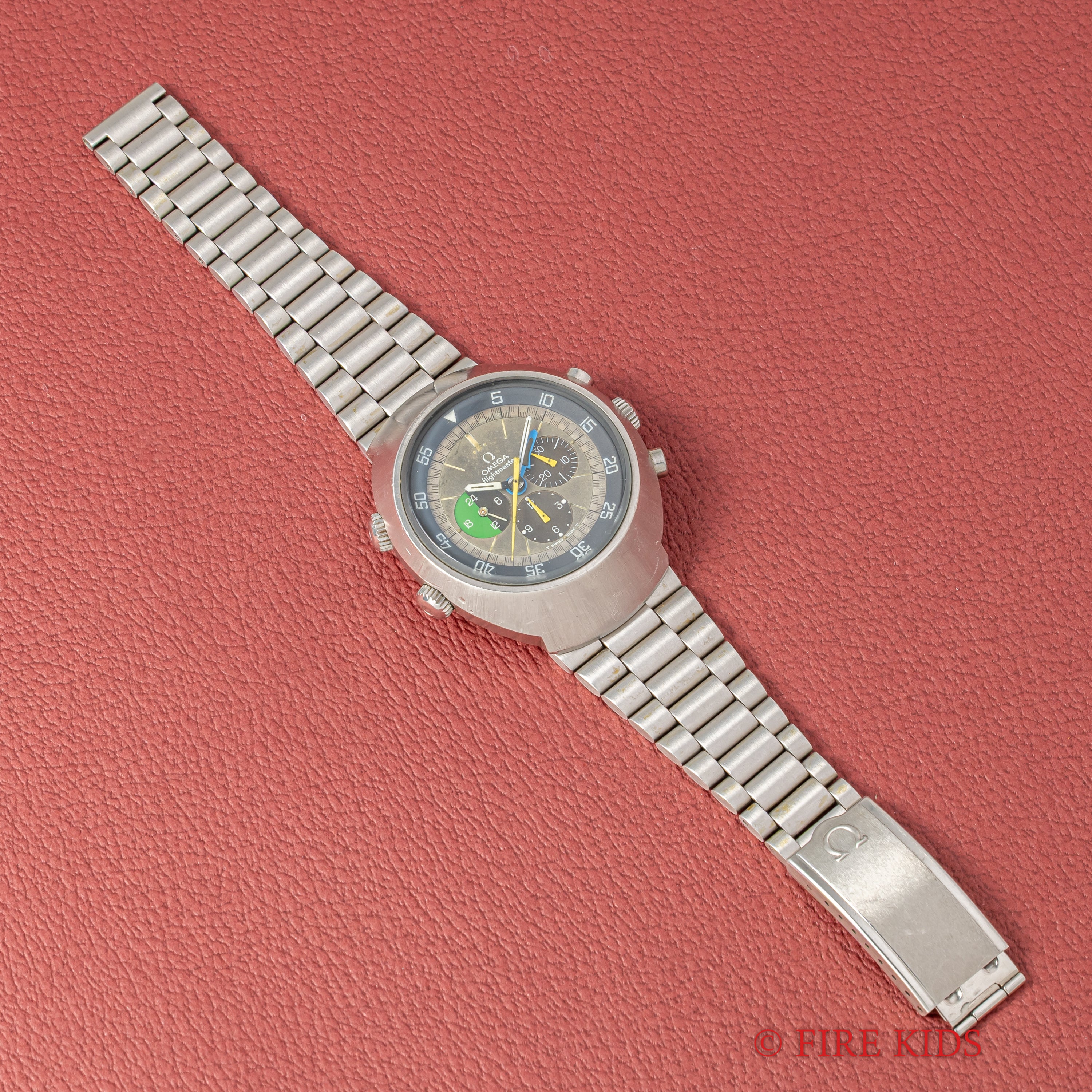 オメガ フライトマスター前期イエロー針 1971年製 Ref.145.013 手巻き Cal. 910 1972年販売ギャランティ付き