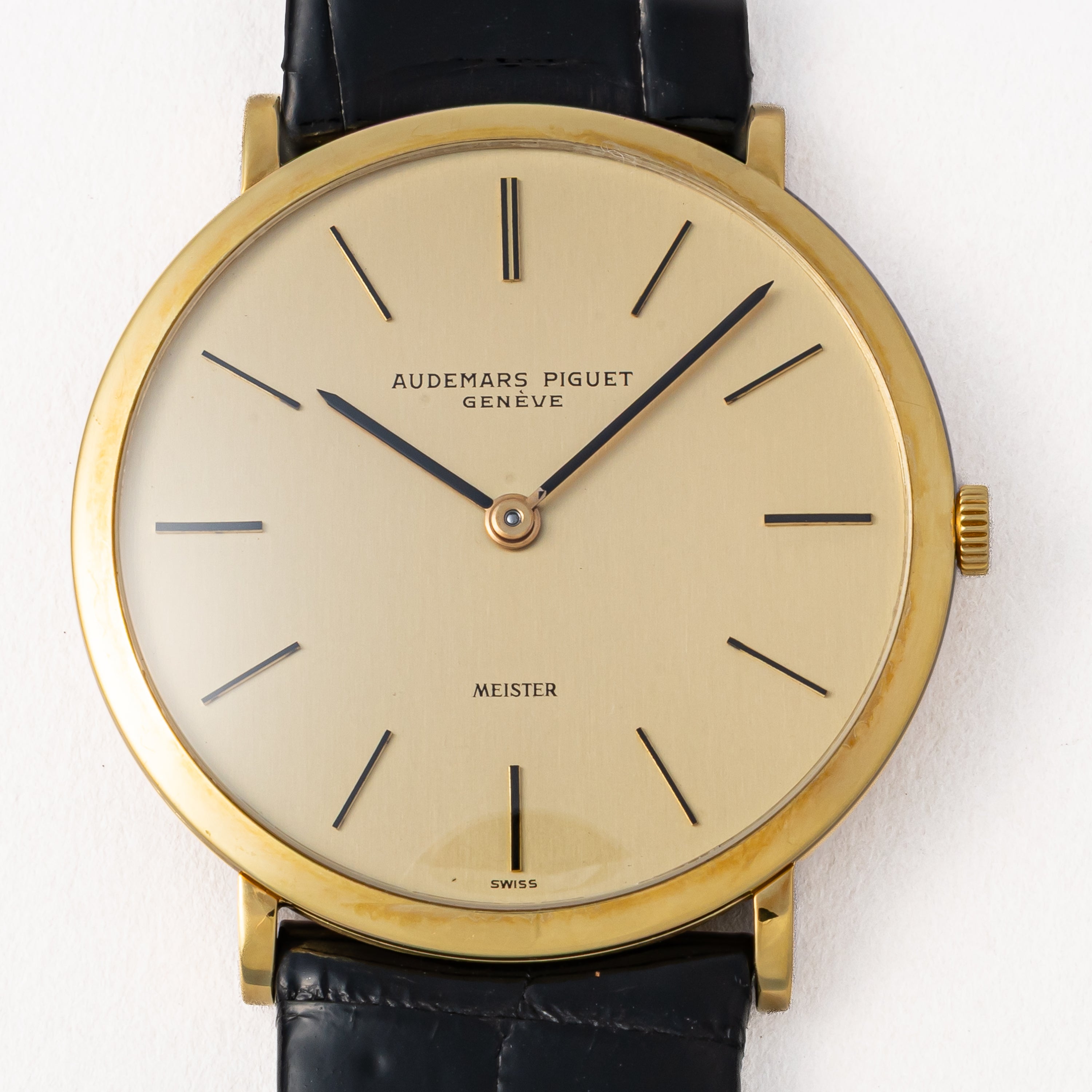 オーデマ・ピゲ エクストラフラット 18金無垢 マイスターWネーム ラウンドケース 1970年代製 18金無垢 Cal.K2001/1A