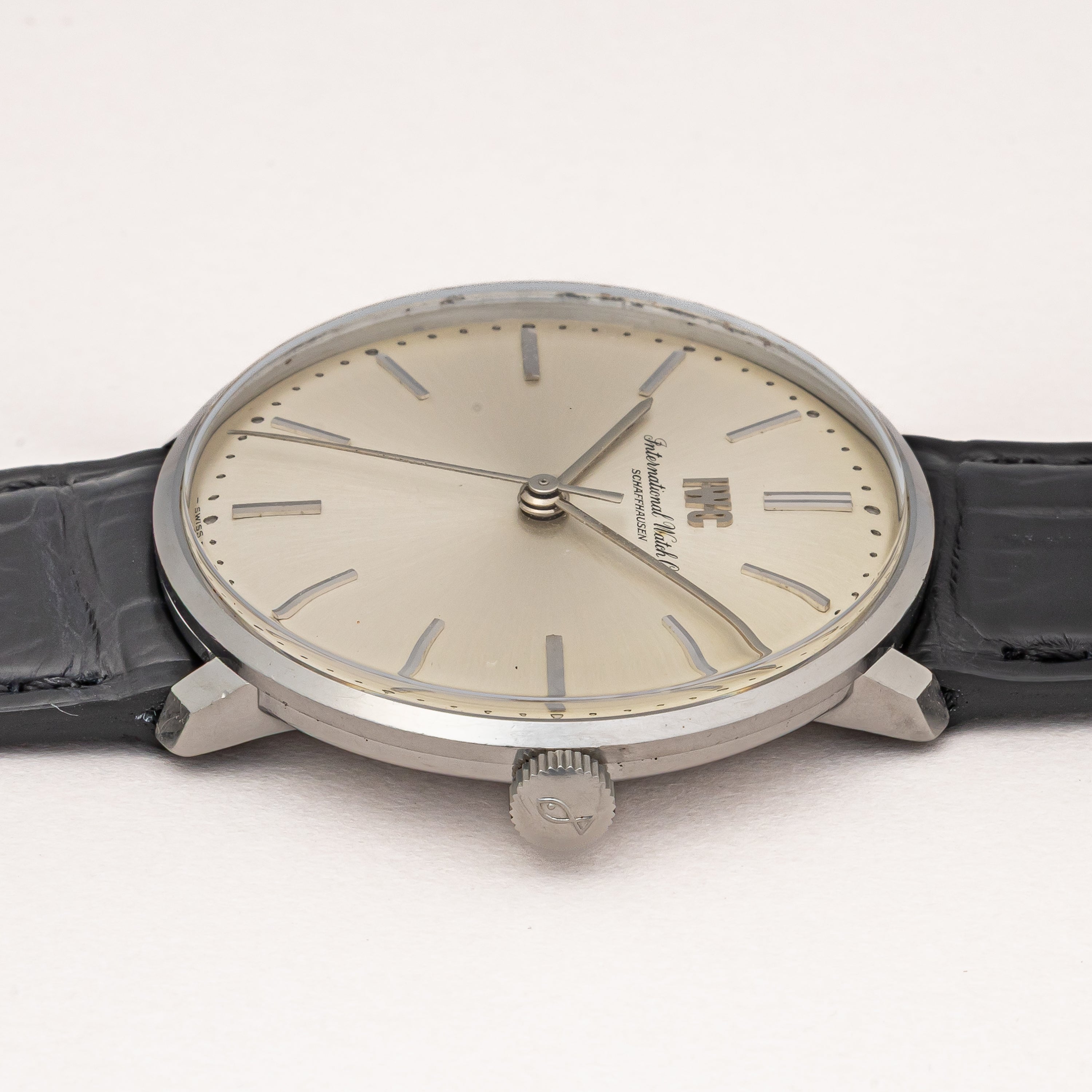 IWC ラウンドケース 1973年製 Ref.2401 Cal.403