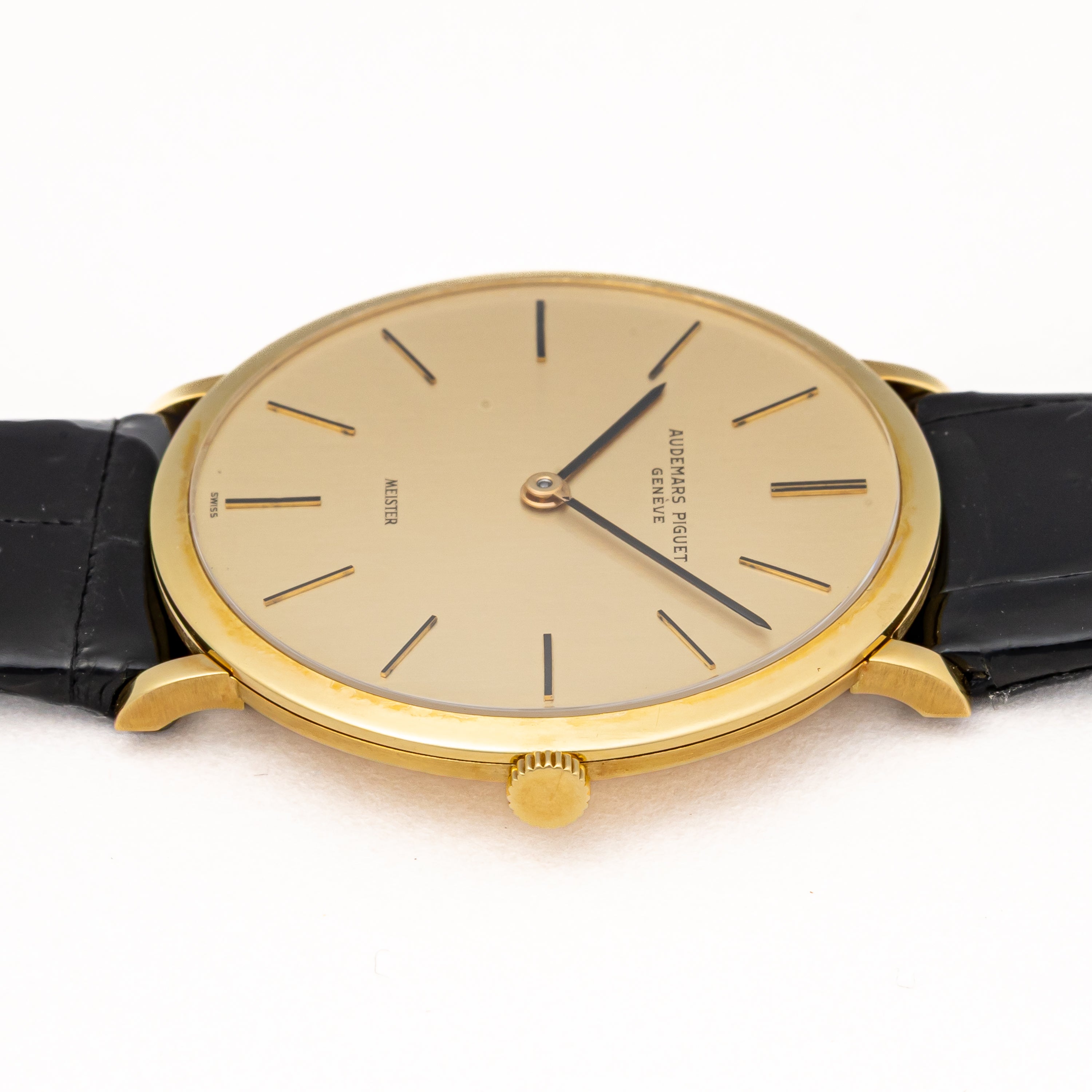 オーデマ・ピゲ エクストラフラット 18金無垢 マイスターWネーム ラウンドケース 1970年代製 18金無垢 Cal.K2001/1A