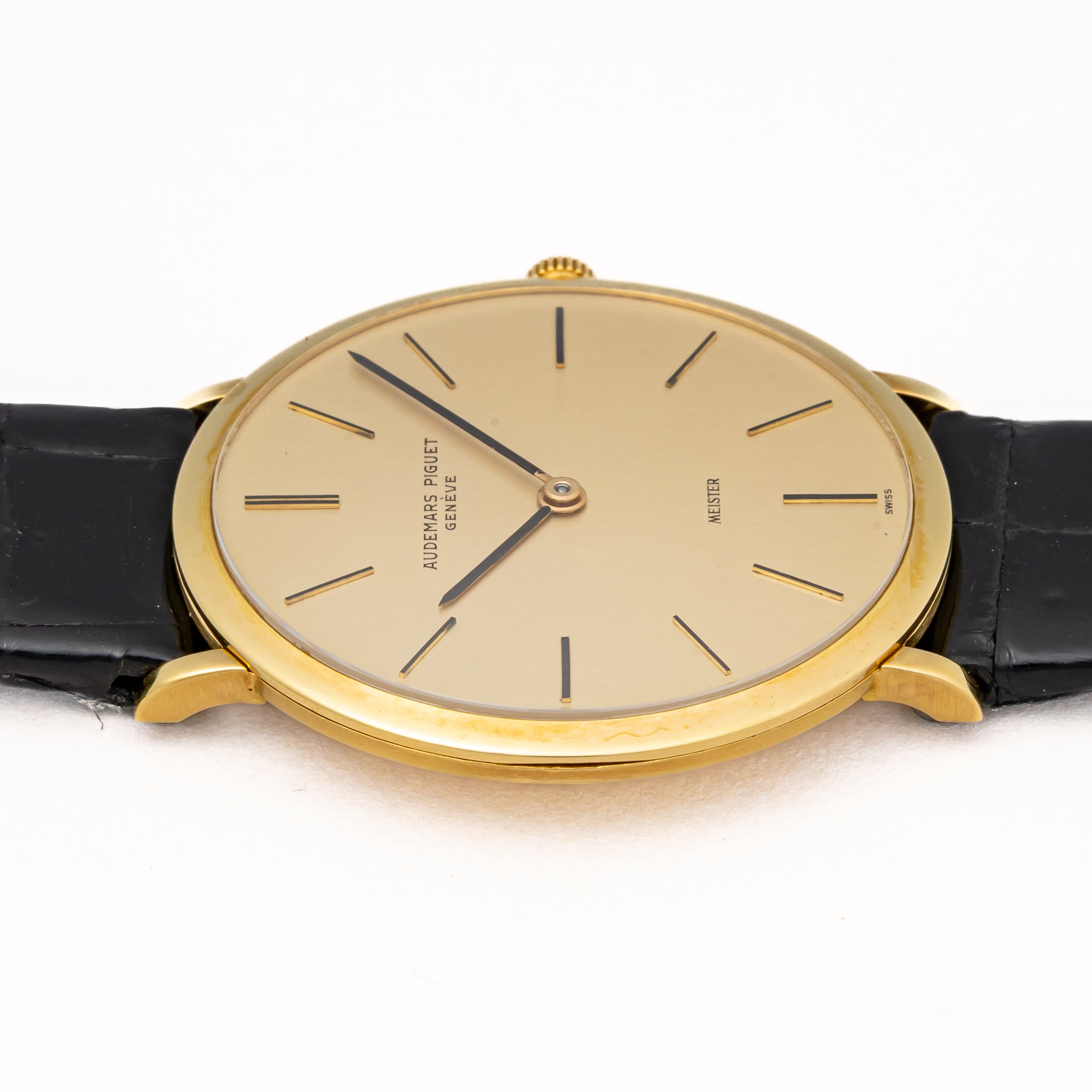 オーデマ・ピゲ エクストラフラット 18金無垢 マイスターWネーム ラウンドケース 1970年代製 18金無垢 Cal.K2001/1A