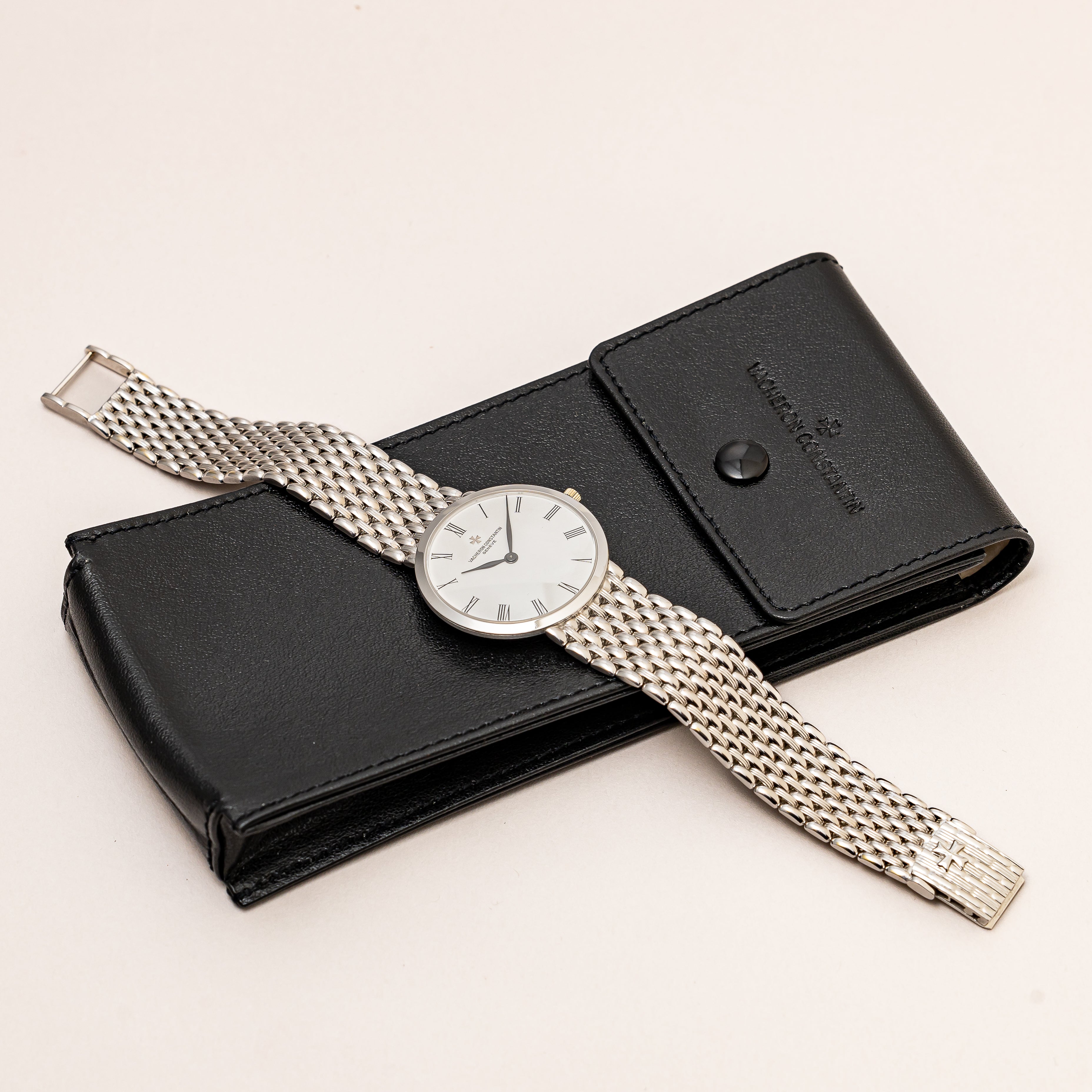 ヴァシュロン・コンスタンタン ラウンドケース 2000年代製 Ref.33093 18金ホワイトゴールド 革ケース付き