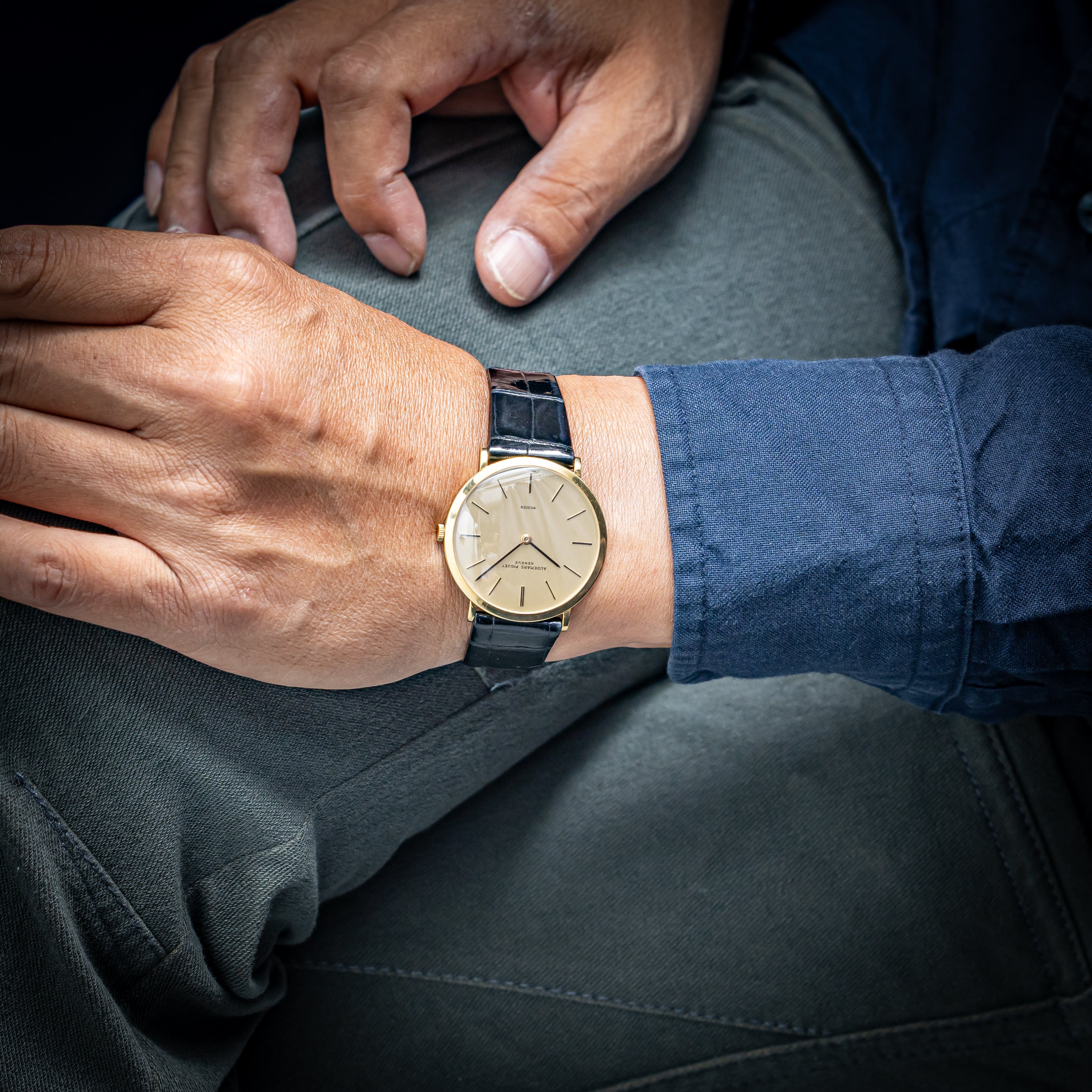 オーデマ・ピゲ エクストラフラット 18金無垢 マイスターWネーム ラウンドケース 1970年代製 18金無垢 Cal.K2001/1A