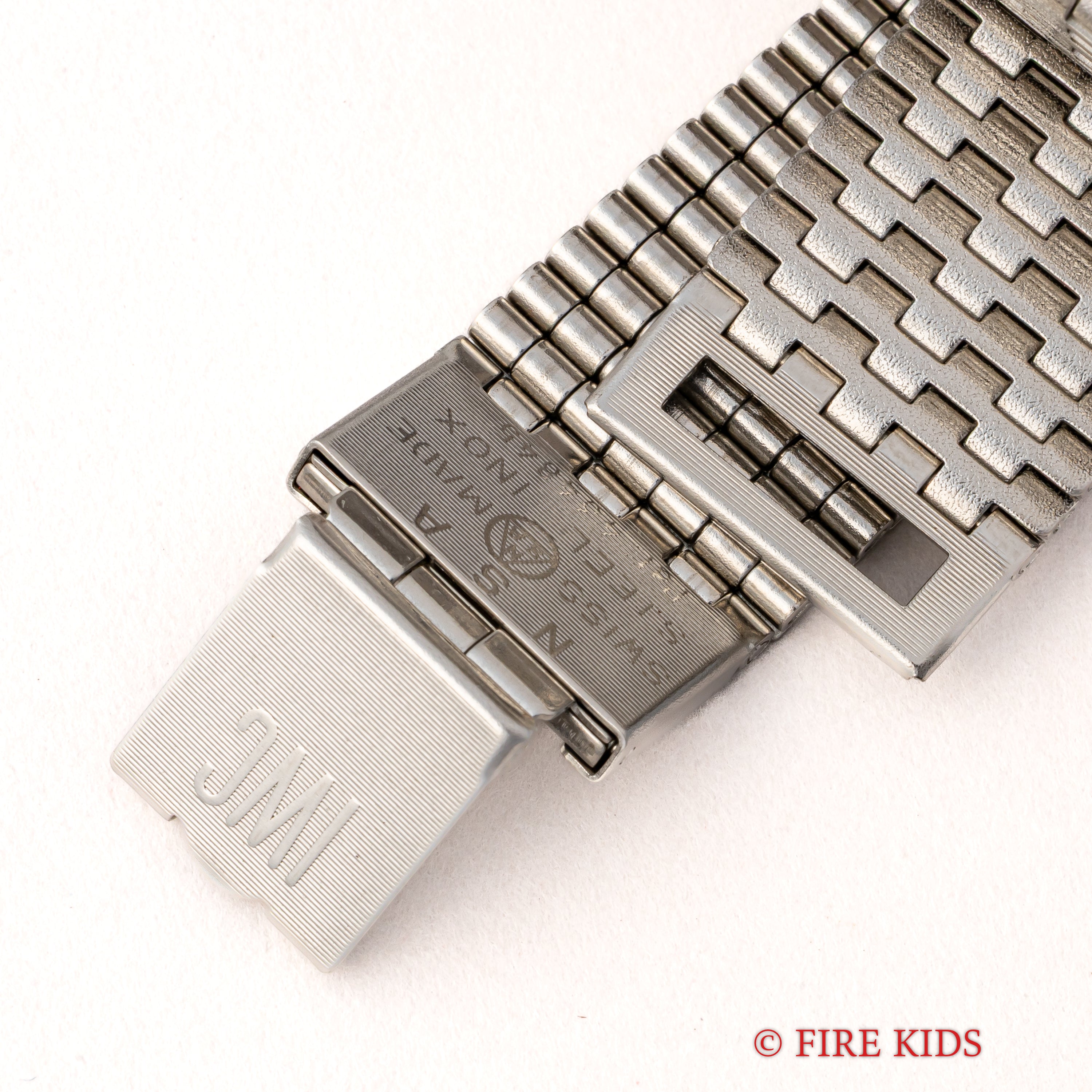 IWC オーバルケース グレーダイヤル 1972年製 Cal.8541B 純正ブレス 箱、タグ付き