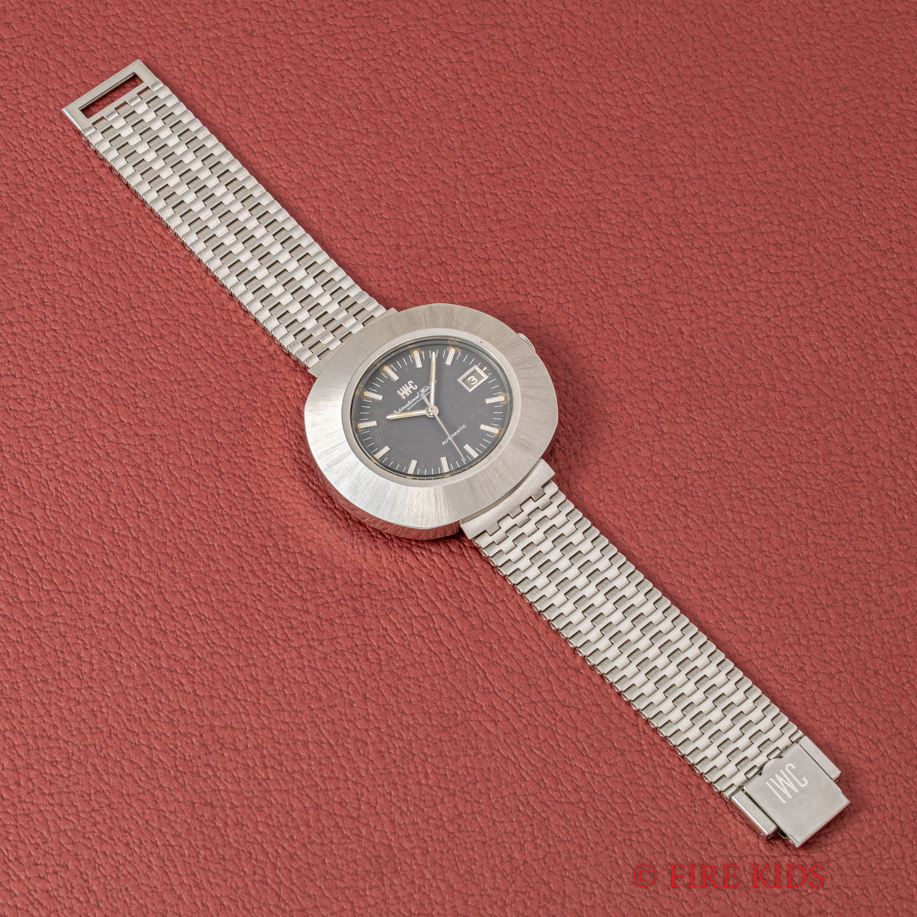 IWC オーバルケース グレーダイヤル 1972年製 Cal.8541B 純正ブレス 箱、タグ付き