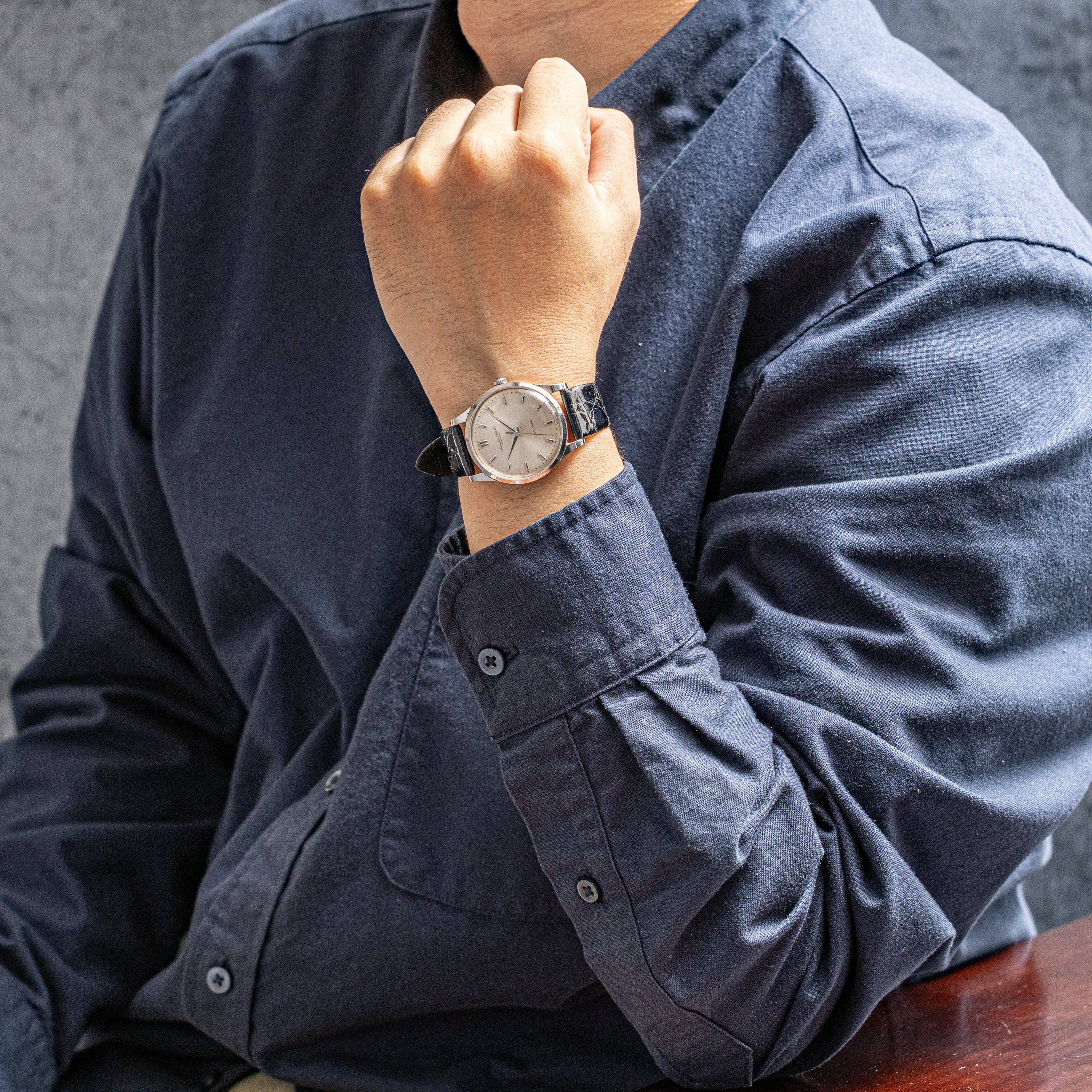 IWC ラウンドケース ノンデイト自動巻き 1962年製 Cal.853 純正尾錠付き