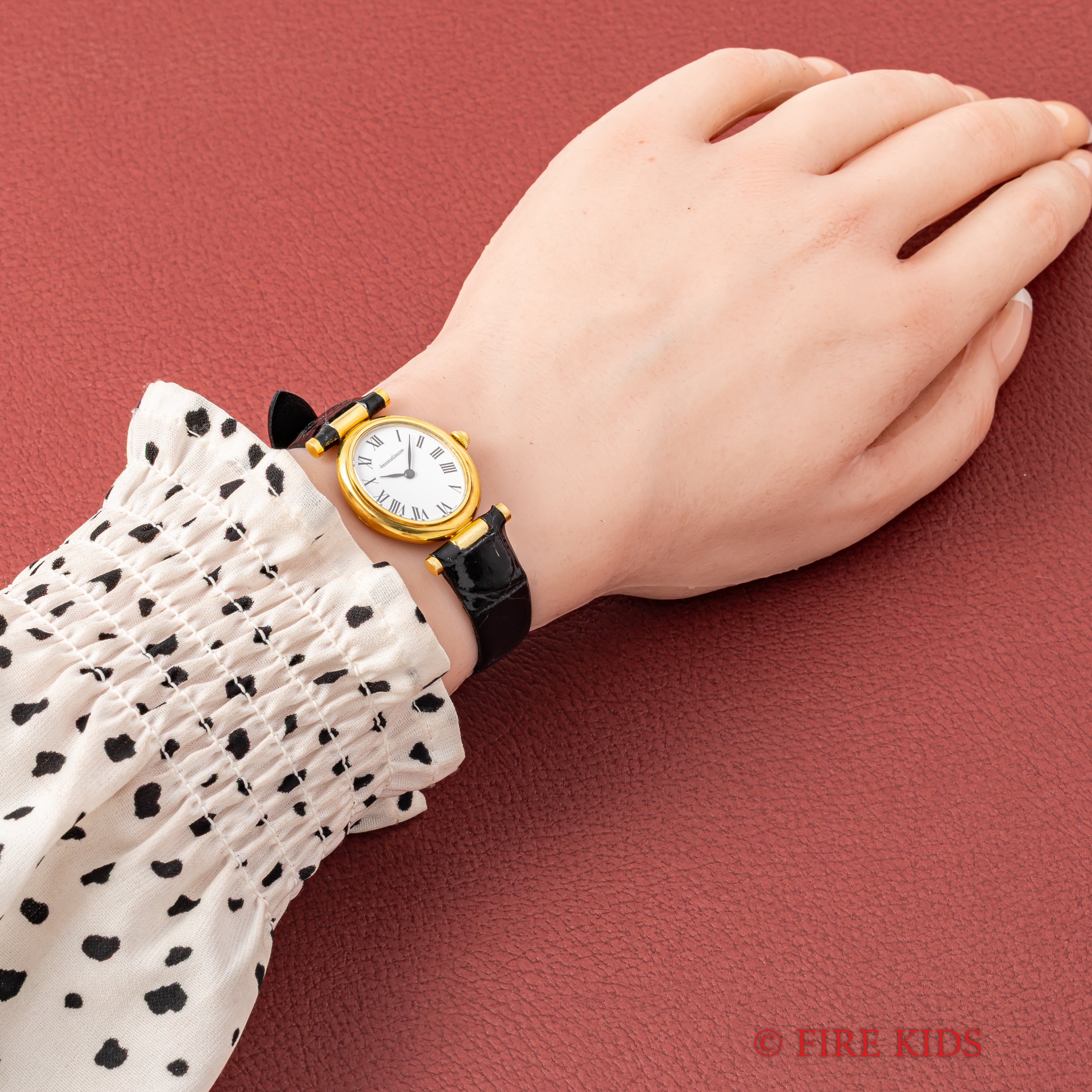 ジャガールクルト レディース オーバル型 ホワイトローマン 18金無垢 1970年代製 Ref.9218.21 手巻き