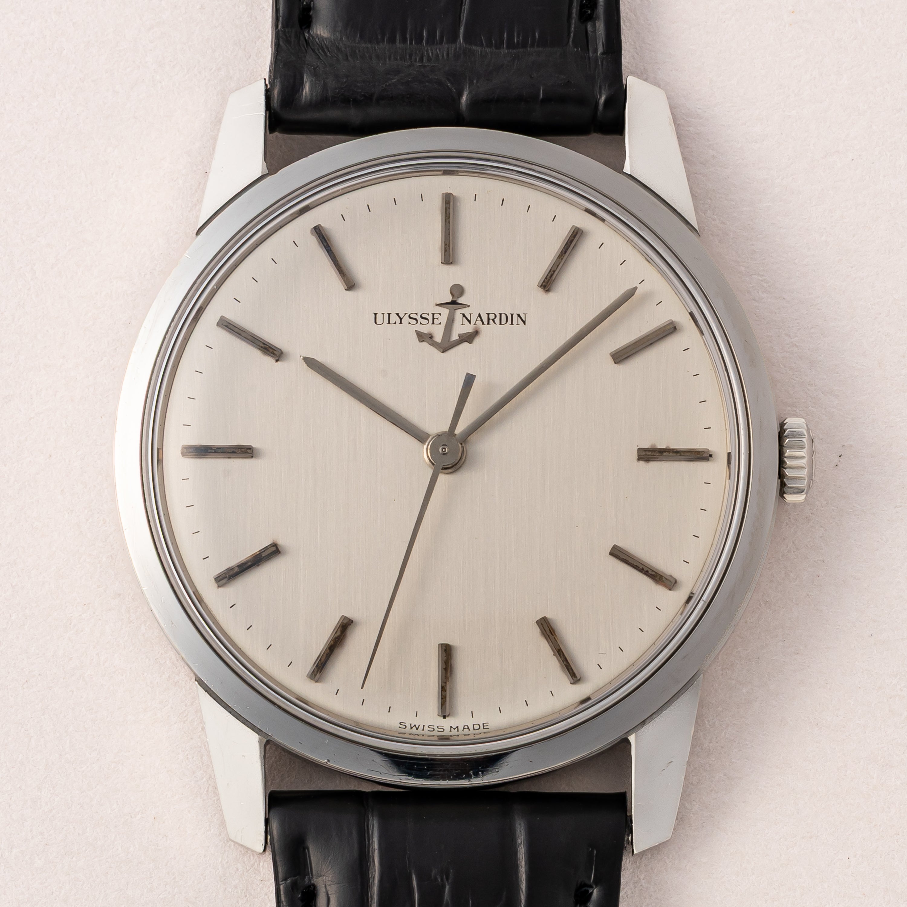 ユリスナルダン ラウンド 1970年代製 手巻き 純正尾錠付き