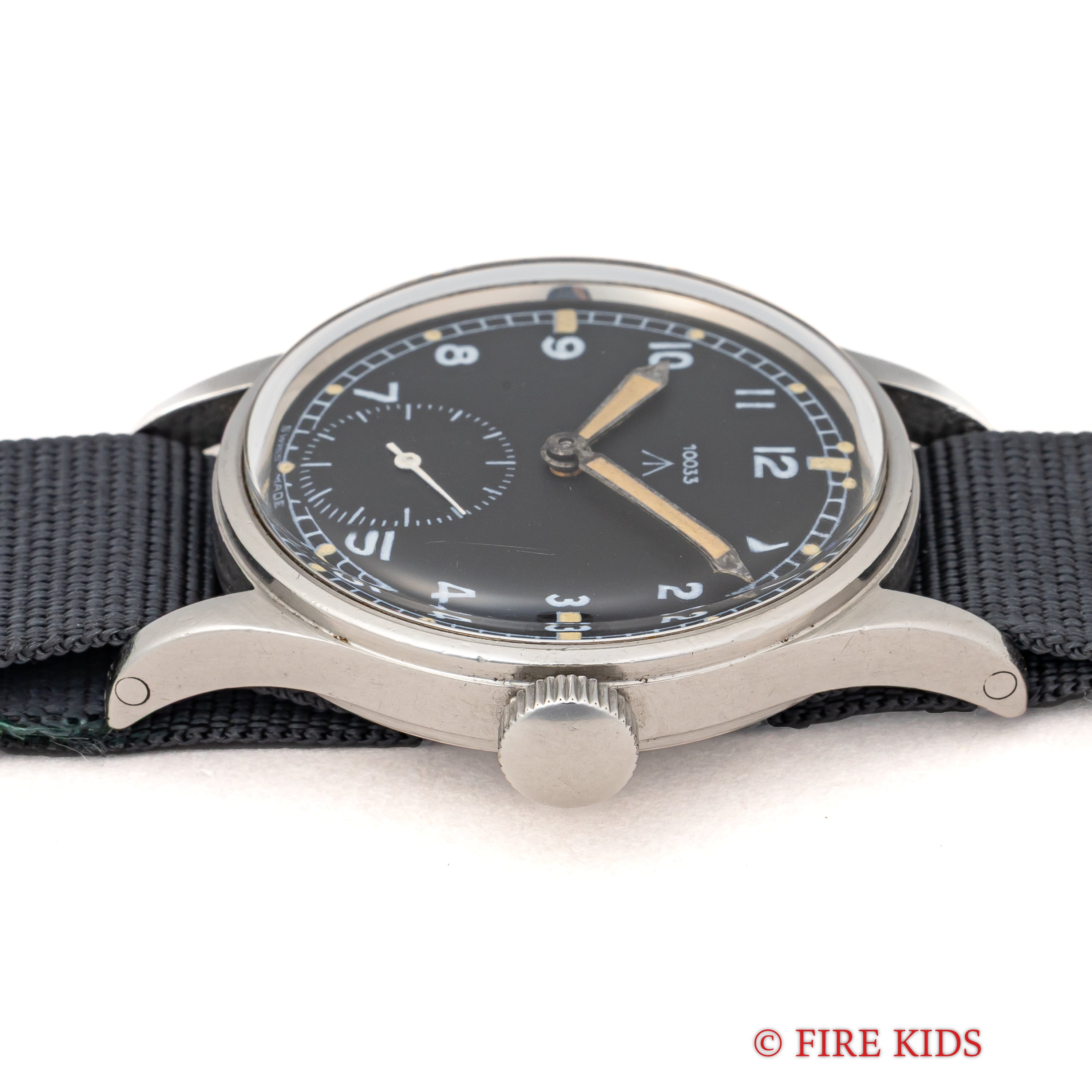 オメガ ダーティーダースMoDダイヤル 1940年代製 イギリス陸軍軍用時計 手巻 Cal.30T2 W.W.W