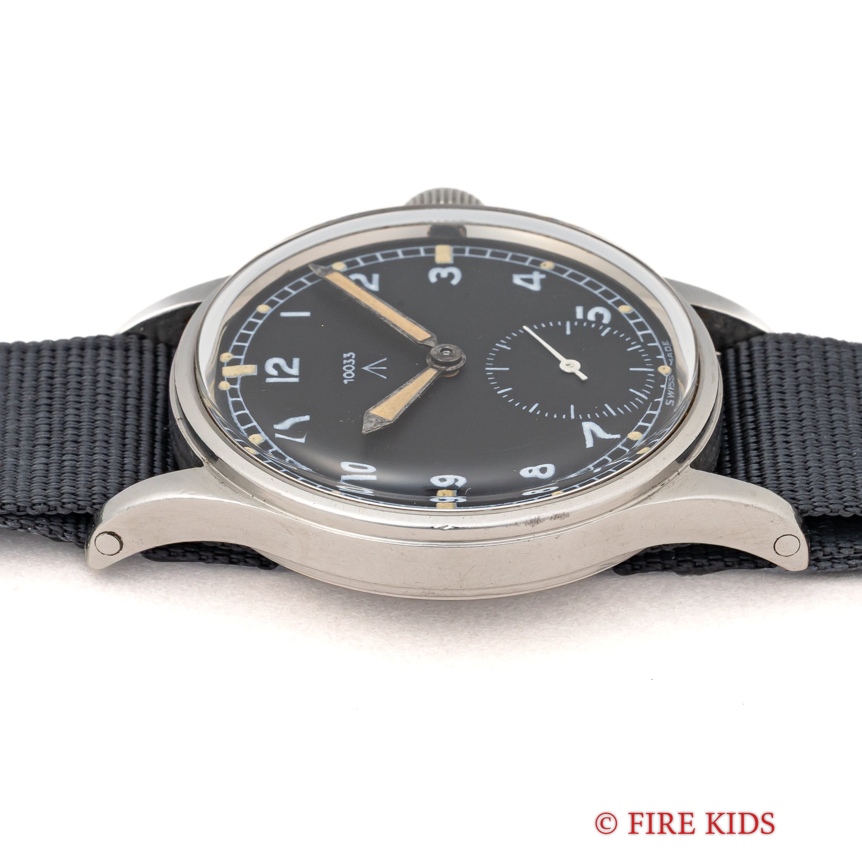 オメガ ダーティーダースMoDダイヤル 1940年代製 イギリス陸軍軍用時計 手巻 Cal.30T2 W.W.W