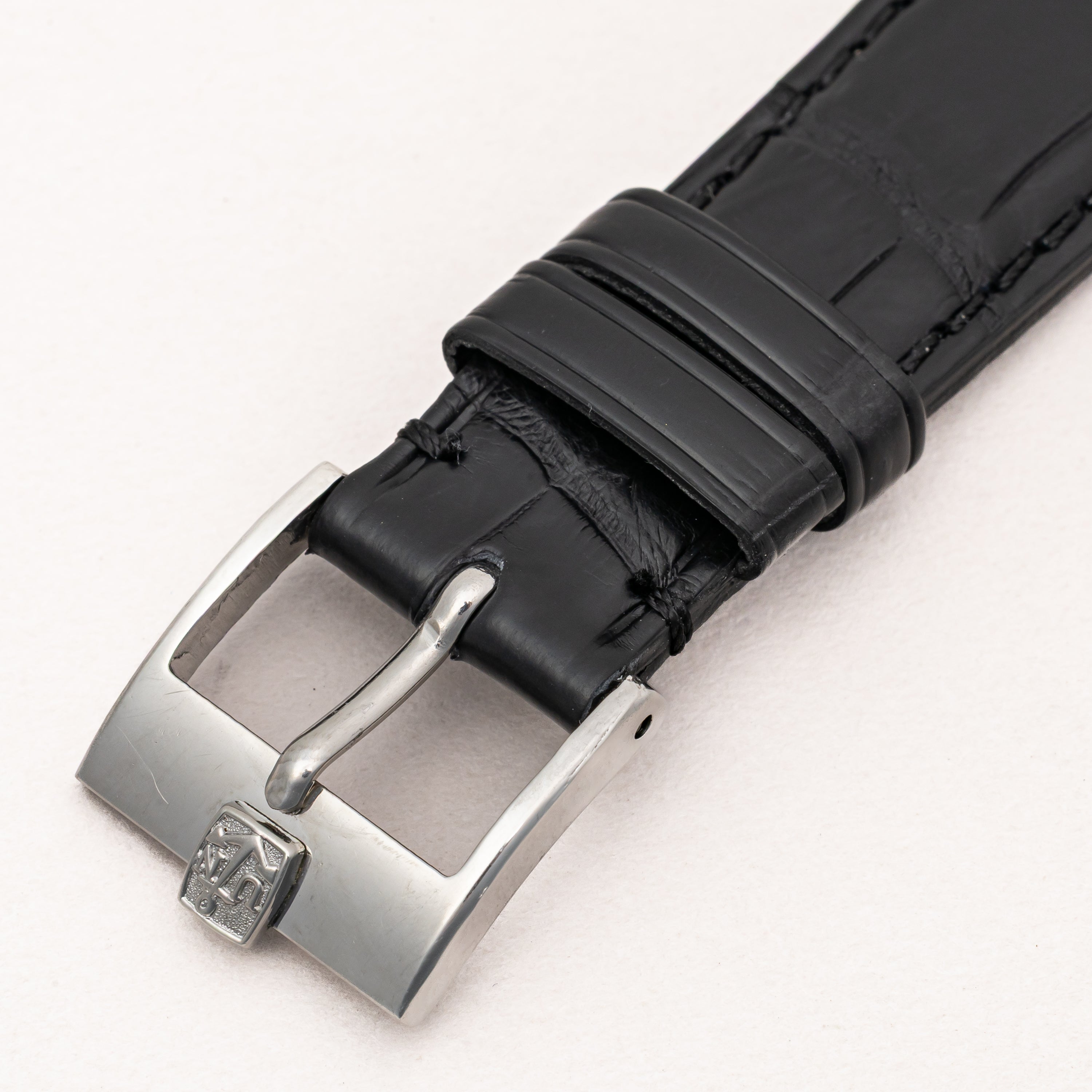 ユリスナルダン ラウンド 1970年代製 手巻き 純正尾錠付き