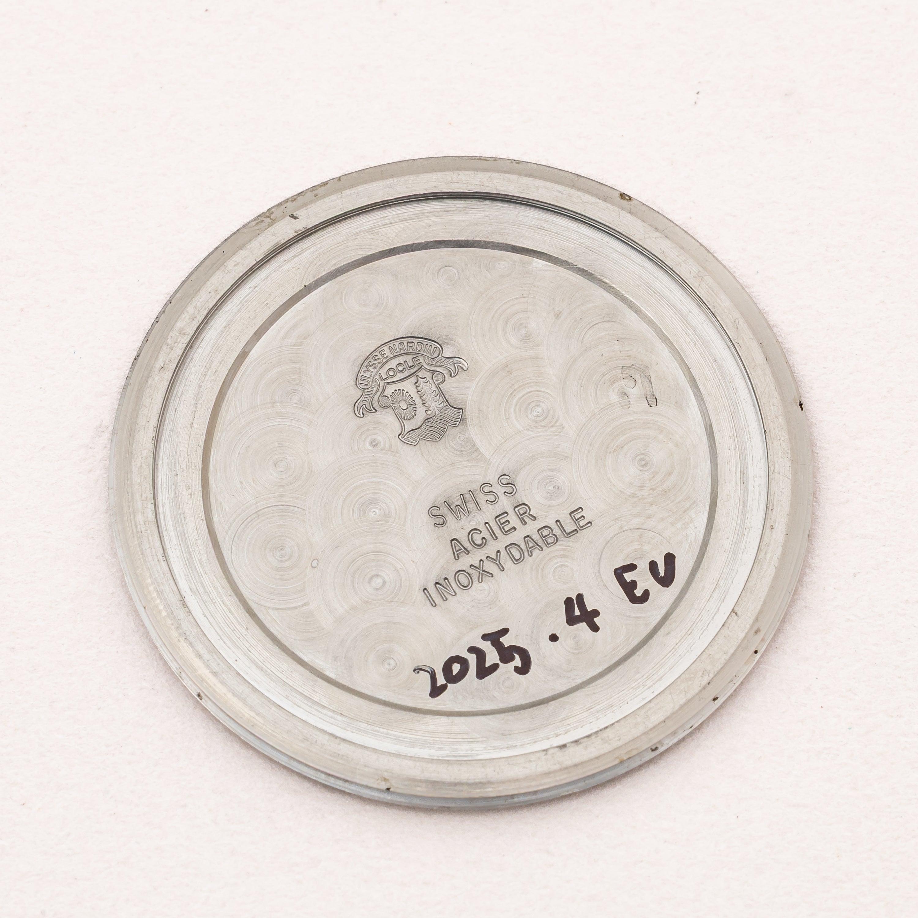 ユリスナルダン ラウンド 1970年代製 手巻き 純正尾錠付き