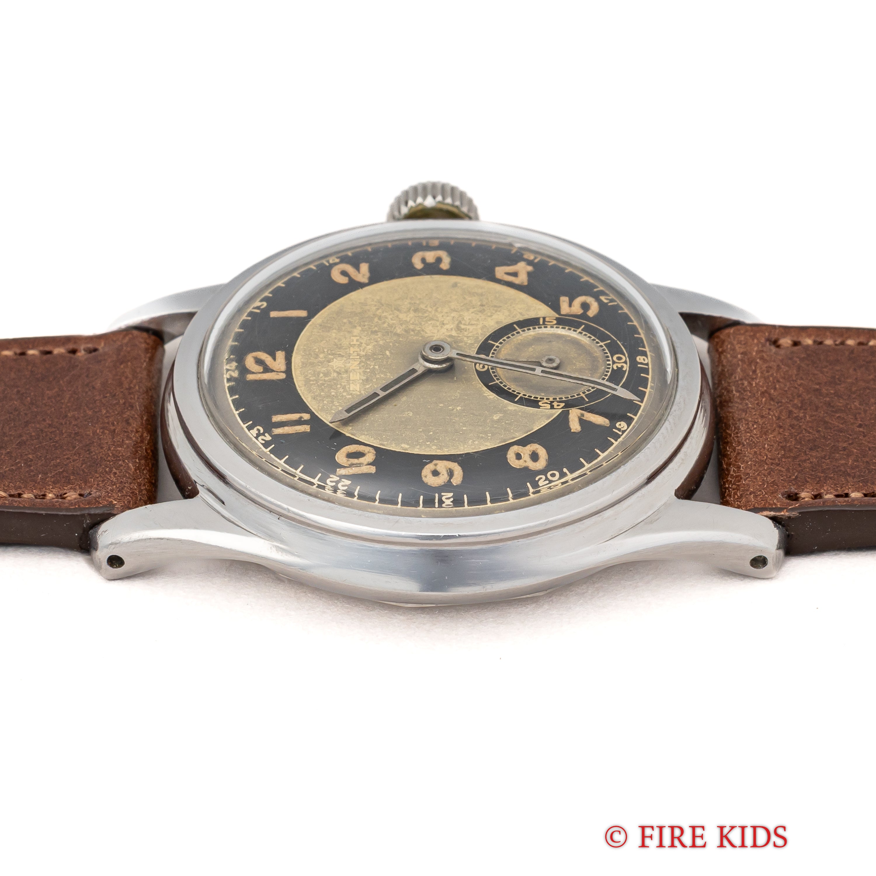 ゼニス ブルズアイダイヤル stötsäker 1940年代製 耐震装置付き手巻スモセコ Cal.106