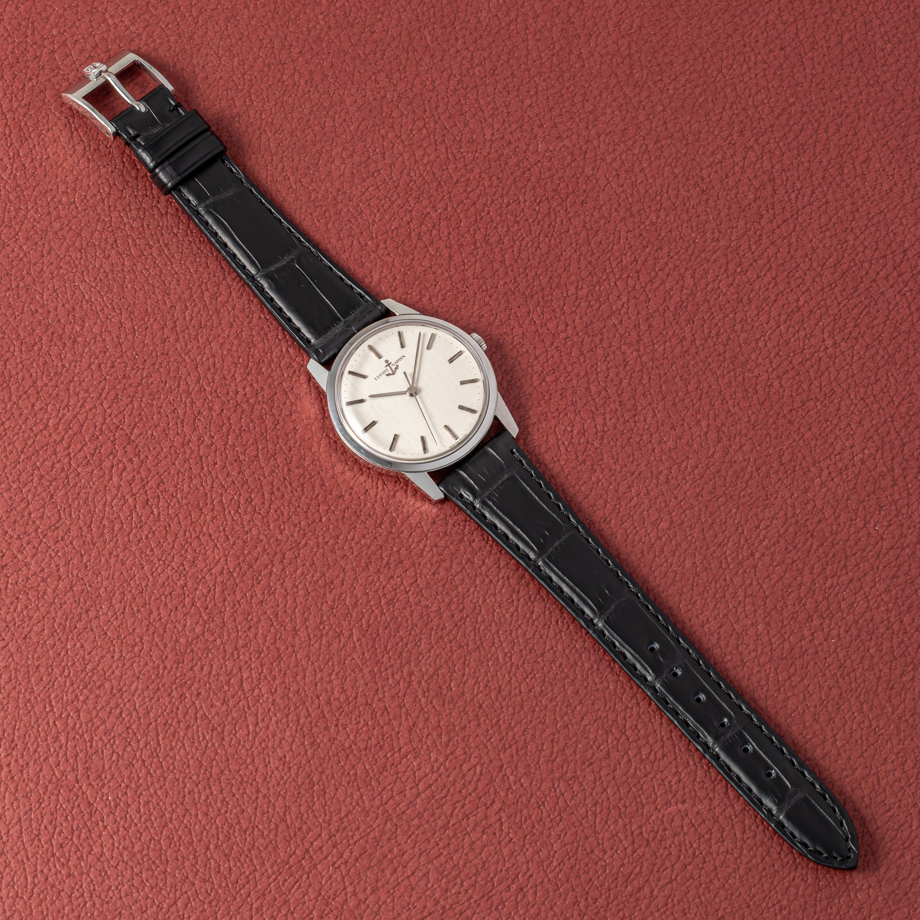 ユリスナルダン ラウンド 1970年代製 手巻き 純正尾錠付き