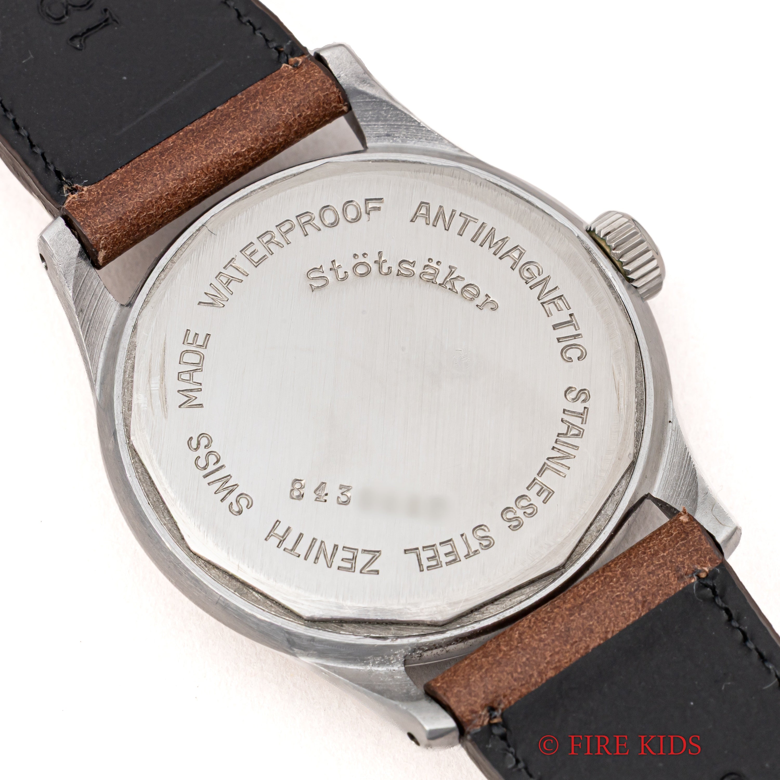 ゼニス ブルズアイダイヤル stötsäker 1940年代製 耐震装置付き手巻スモセコ Cal.106