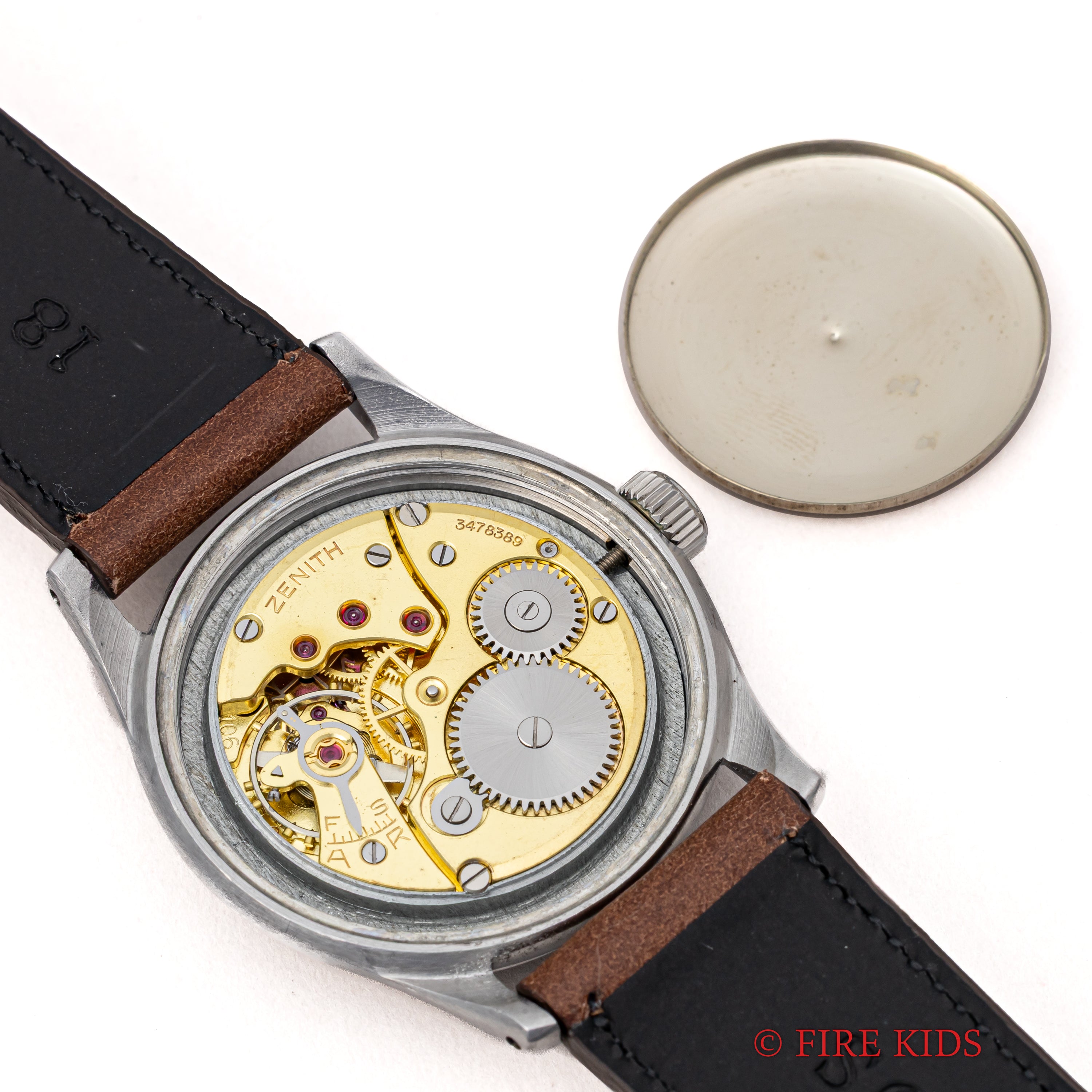 ゼニス ブルズアイダイヤル stötsäker 1940年代製 耐震装置付き手巻スモセコ Cal.106