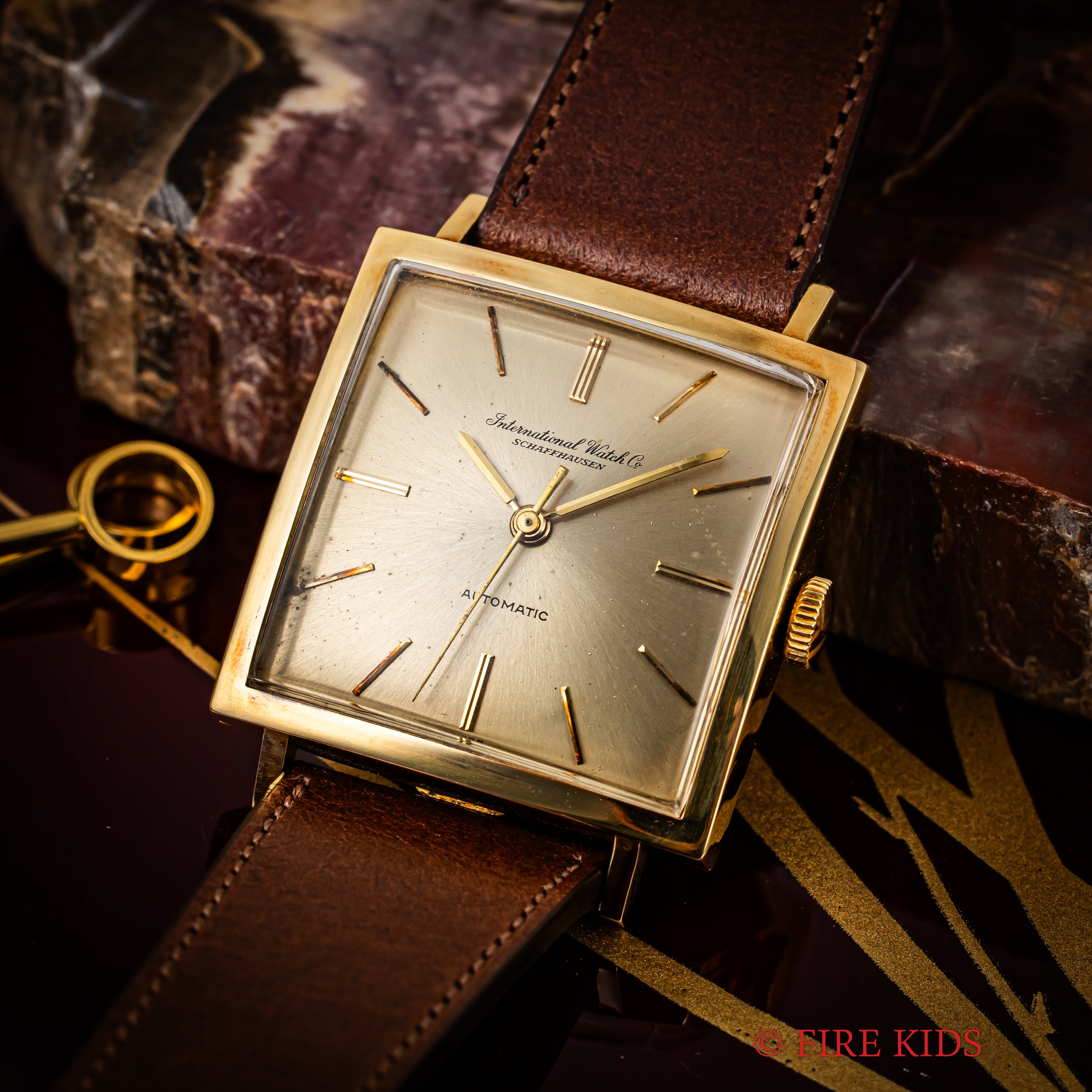 IWC スクエアケース 18金無垢 1970年製 Ref.R1160A オートマチック Cal