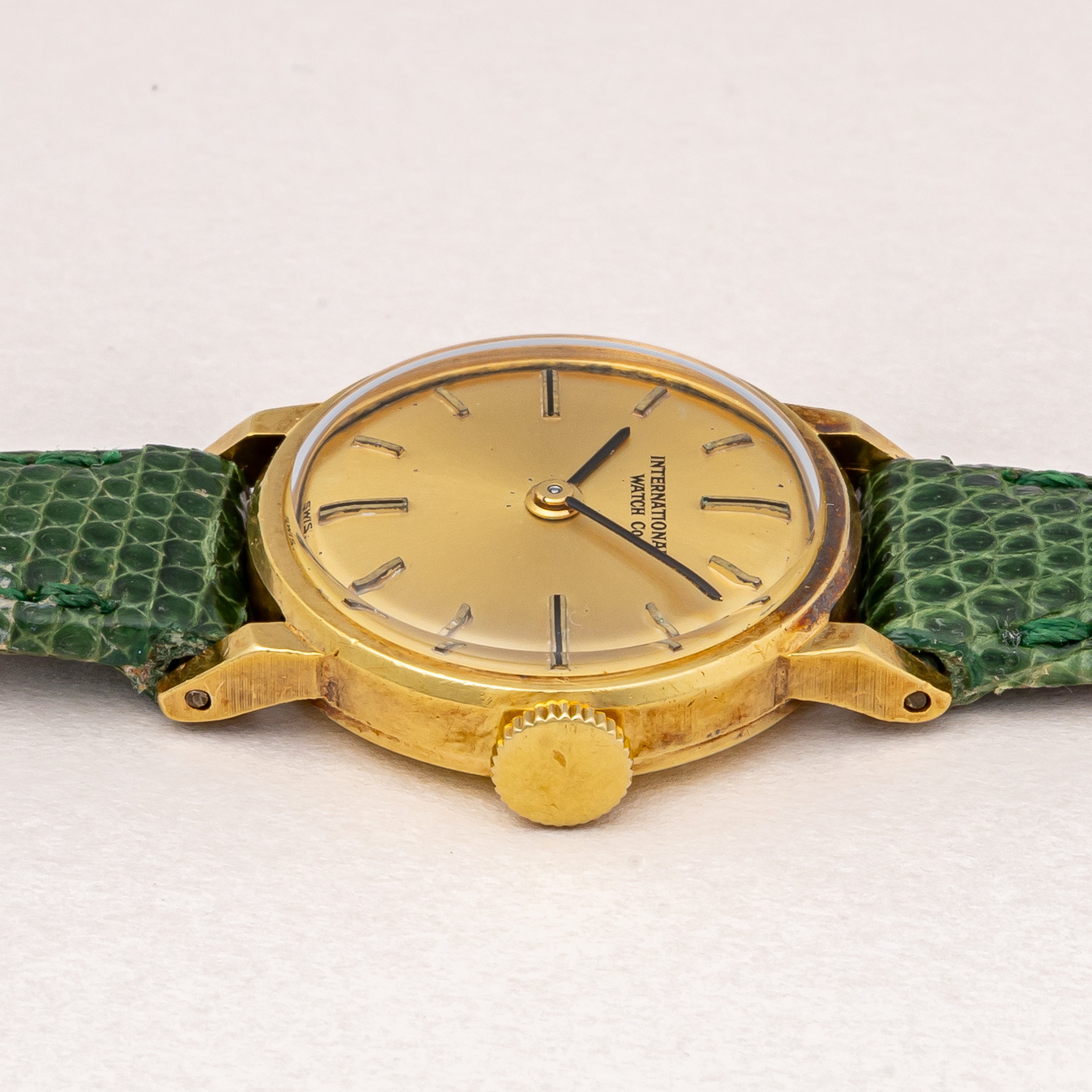 IWC レディース ラウンドケース 1970年製 Ref.4023 18金イエローゴールド