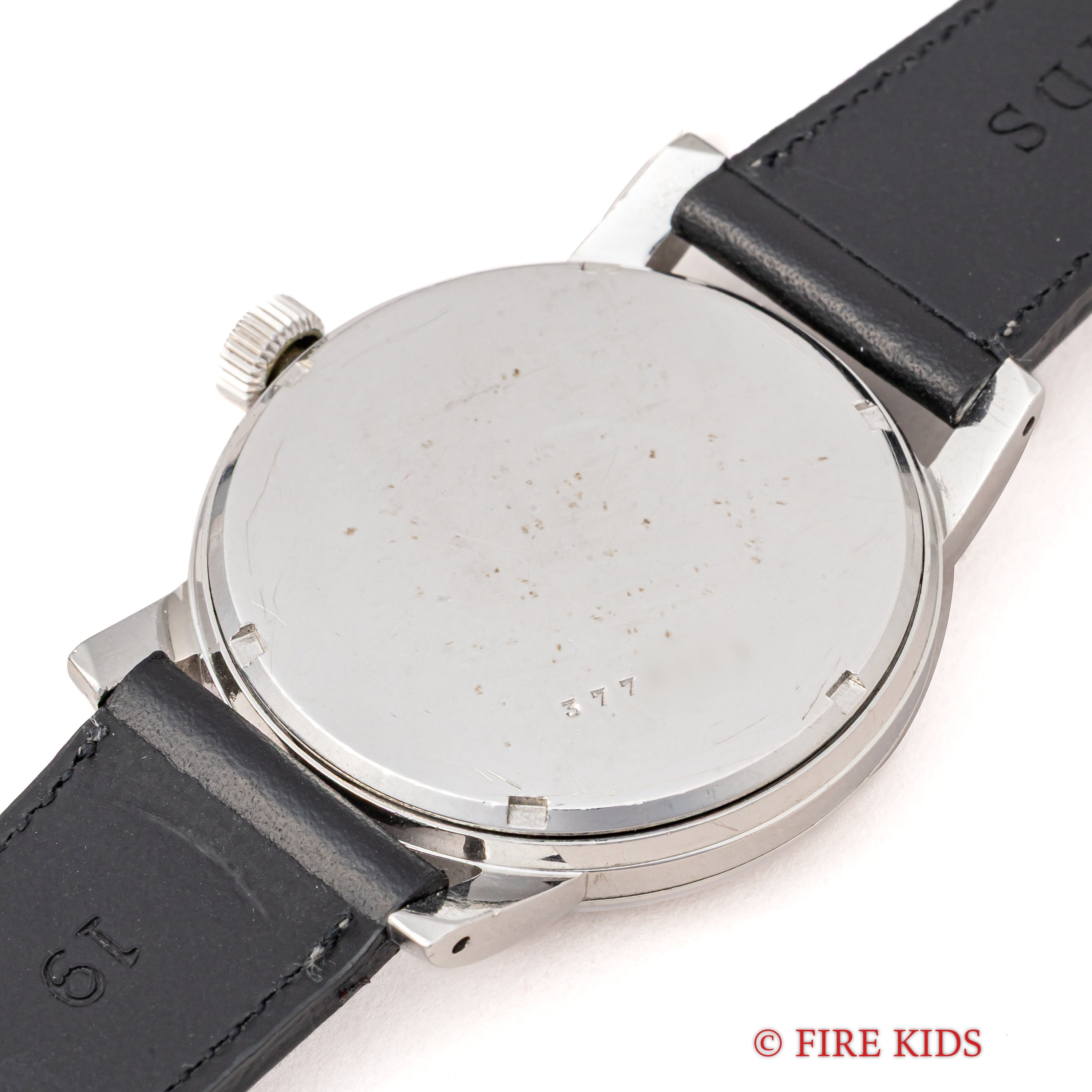 エテルナ 36㎜ビッグケース 1940年代製 ギルトダイヤル 耐震装置付き手巻 Cal.852U