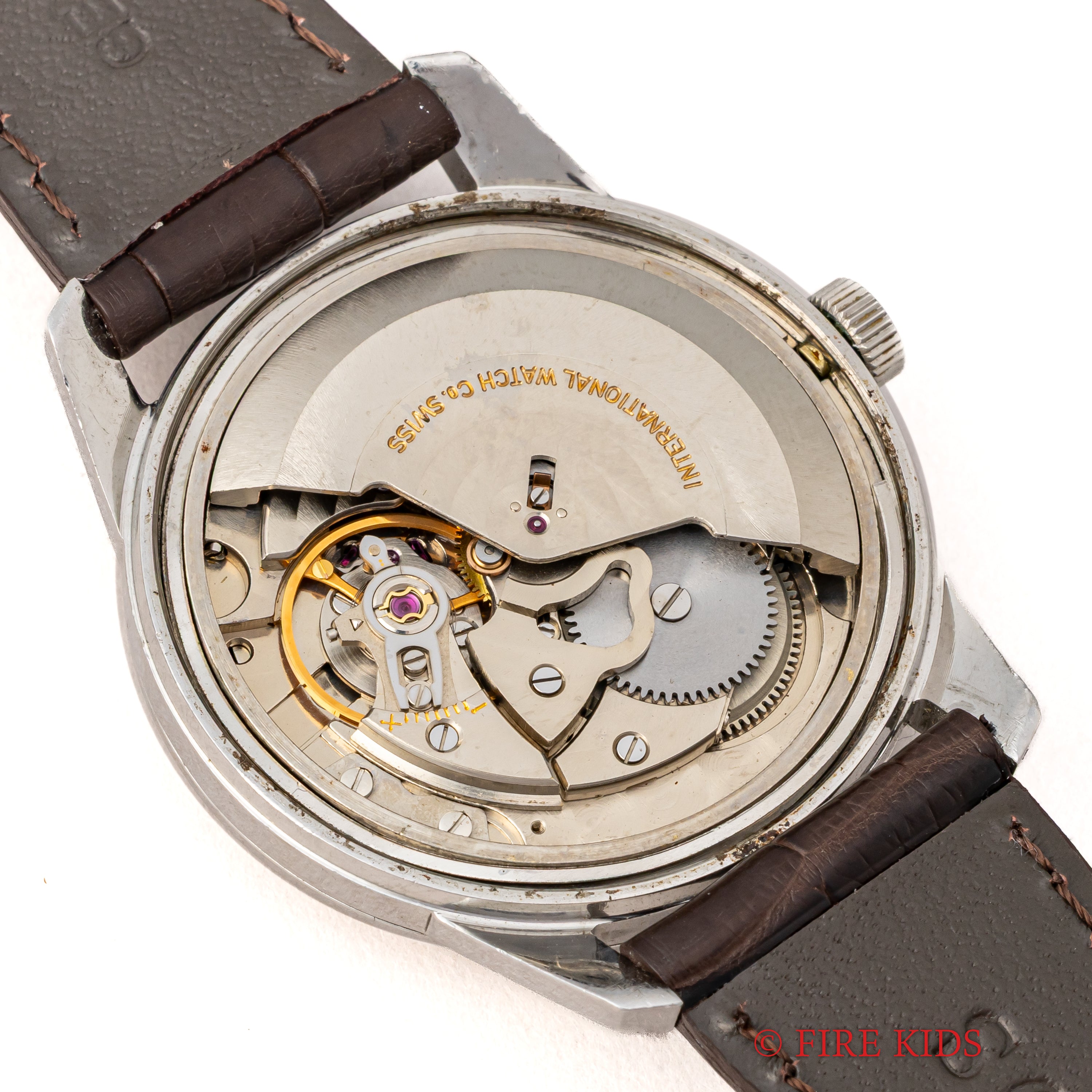 IWC 1972年製 ラウンドケース ペラトン式自動巻き Cal.8541B R810A お魚リューズ