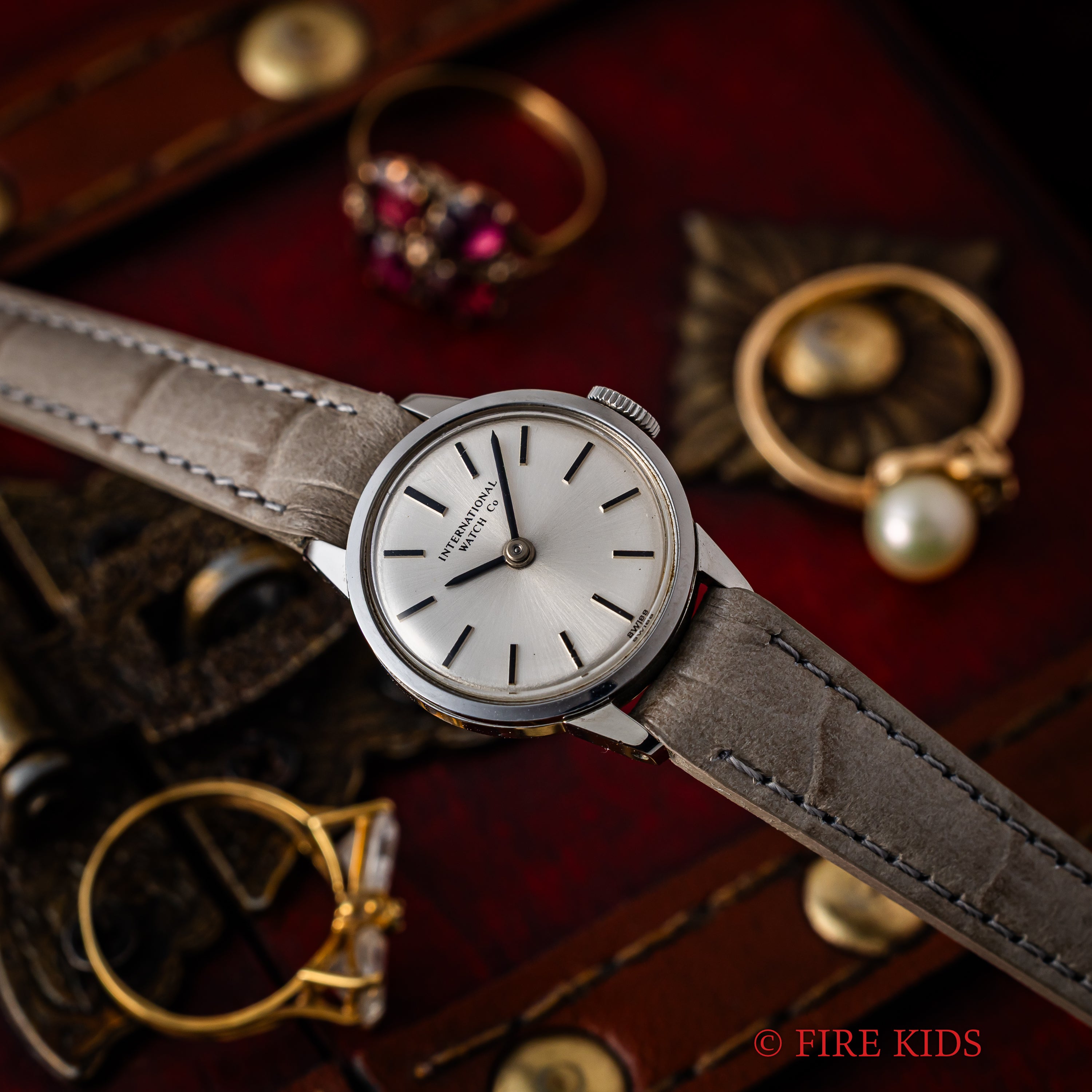 IWC ラウンドモデル レディース 1974年製 手巻き Cal.412