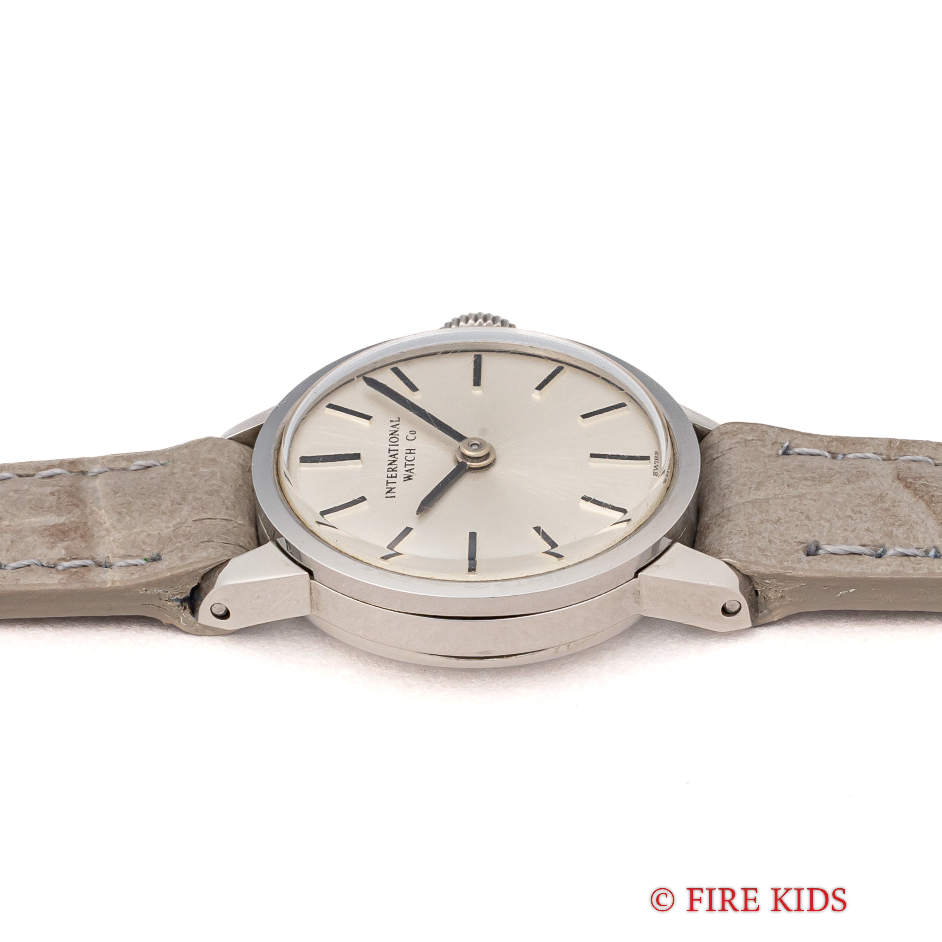 IWC ラウンドモデル レディース 1974年製 手巻き Cal.412