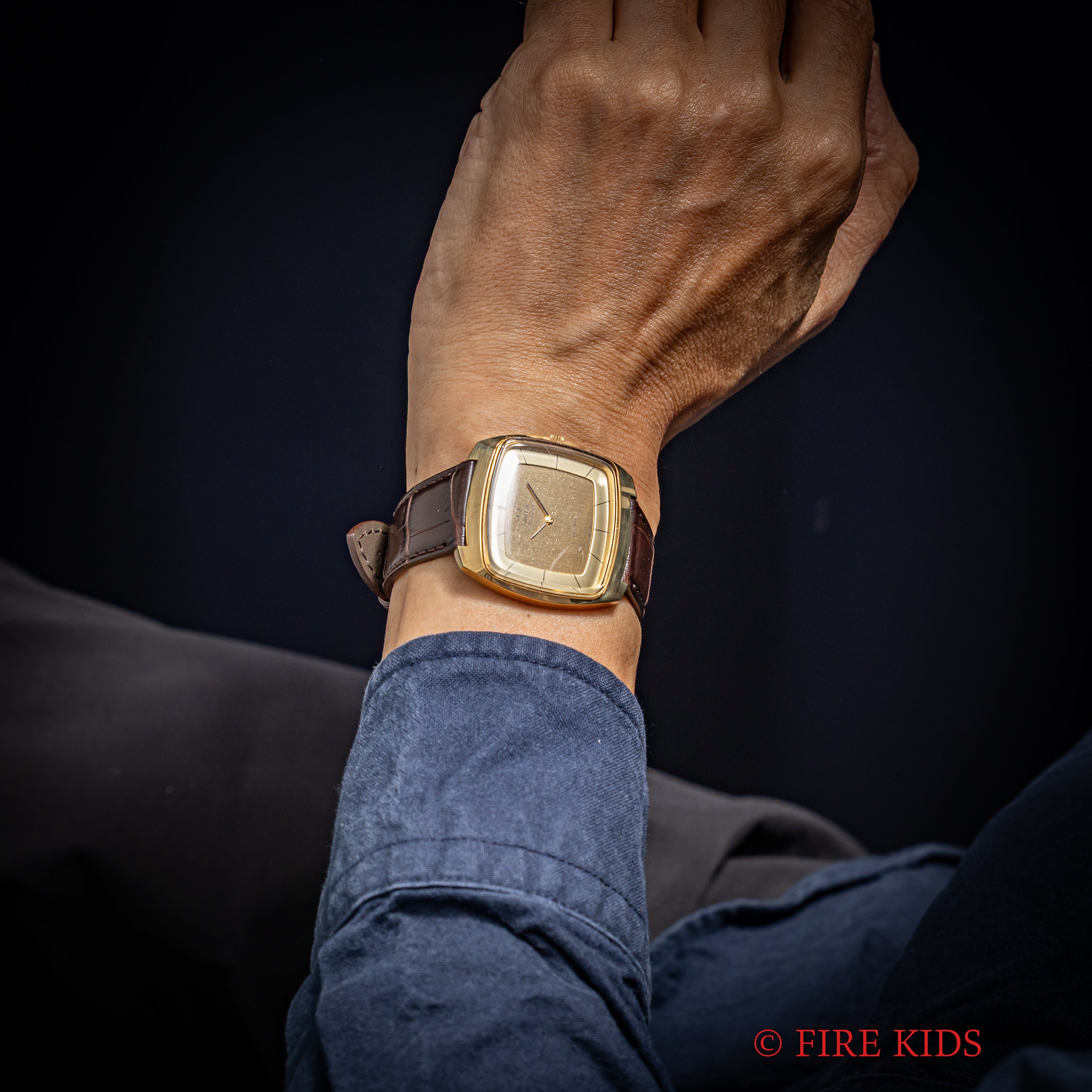 オメガ デ・ヴィル TVスクリーン ツートンダイヤル トップゴールド 1973年製 自動巻 Cal.711 Ref.151.0051 箱付き