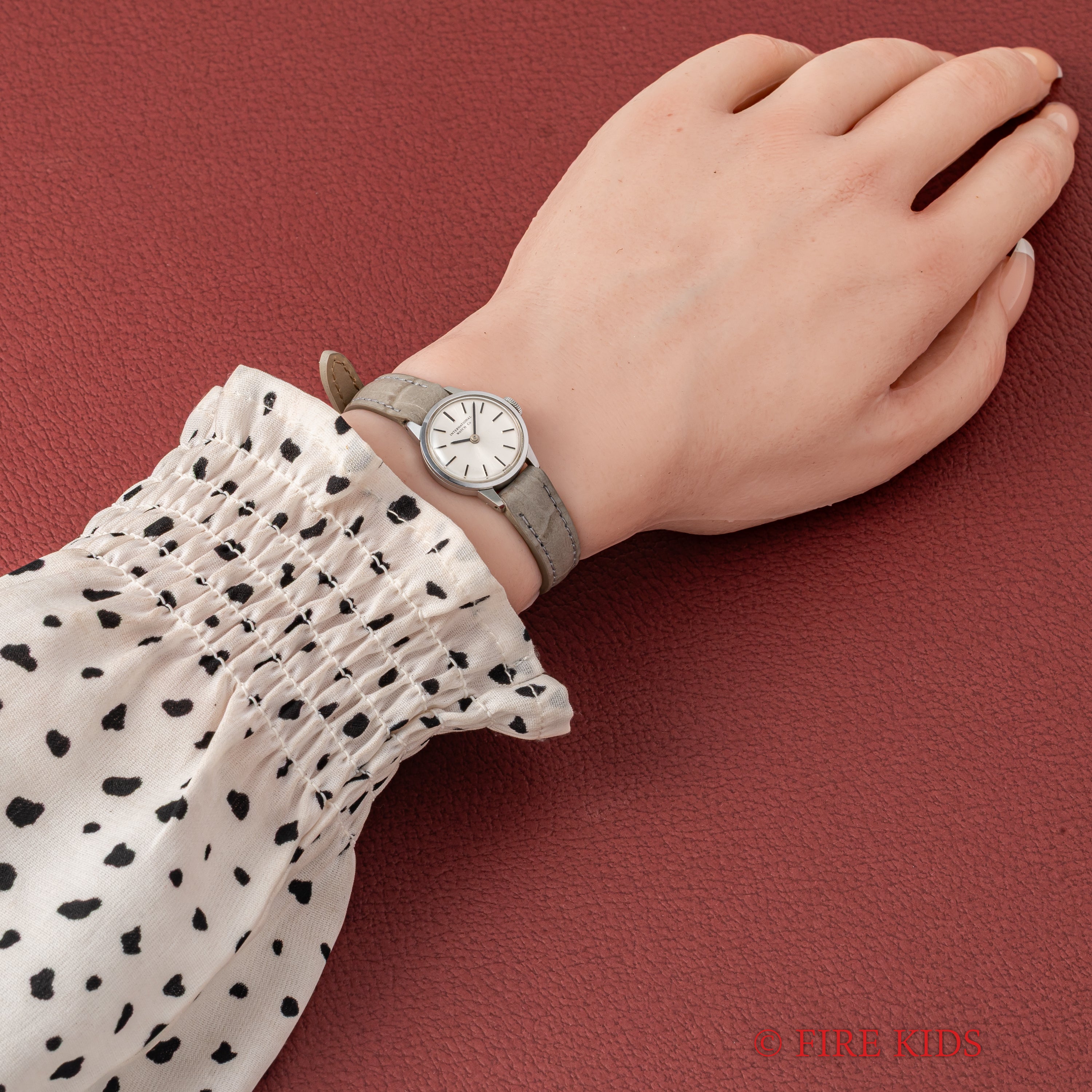 IWC ラウンドモデル レディース 1974年製 手巻き Cal.412